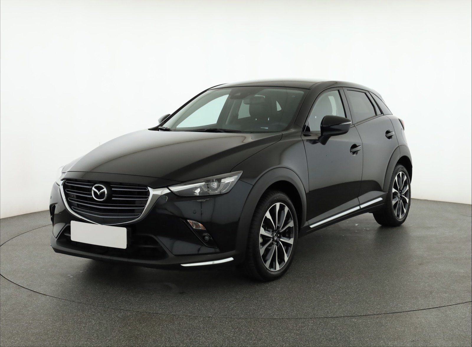 Mazda CX-3, 2.0 Skyactiv-G, ČR,1.maj - fotka 2