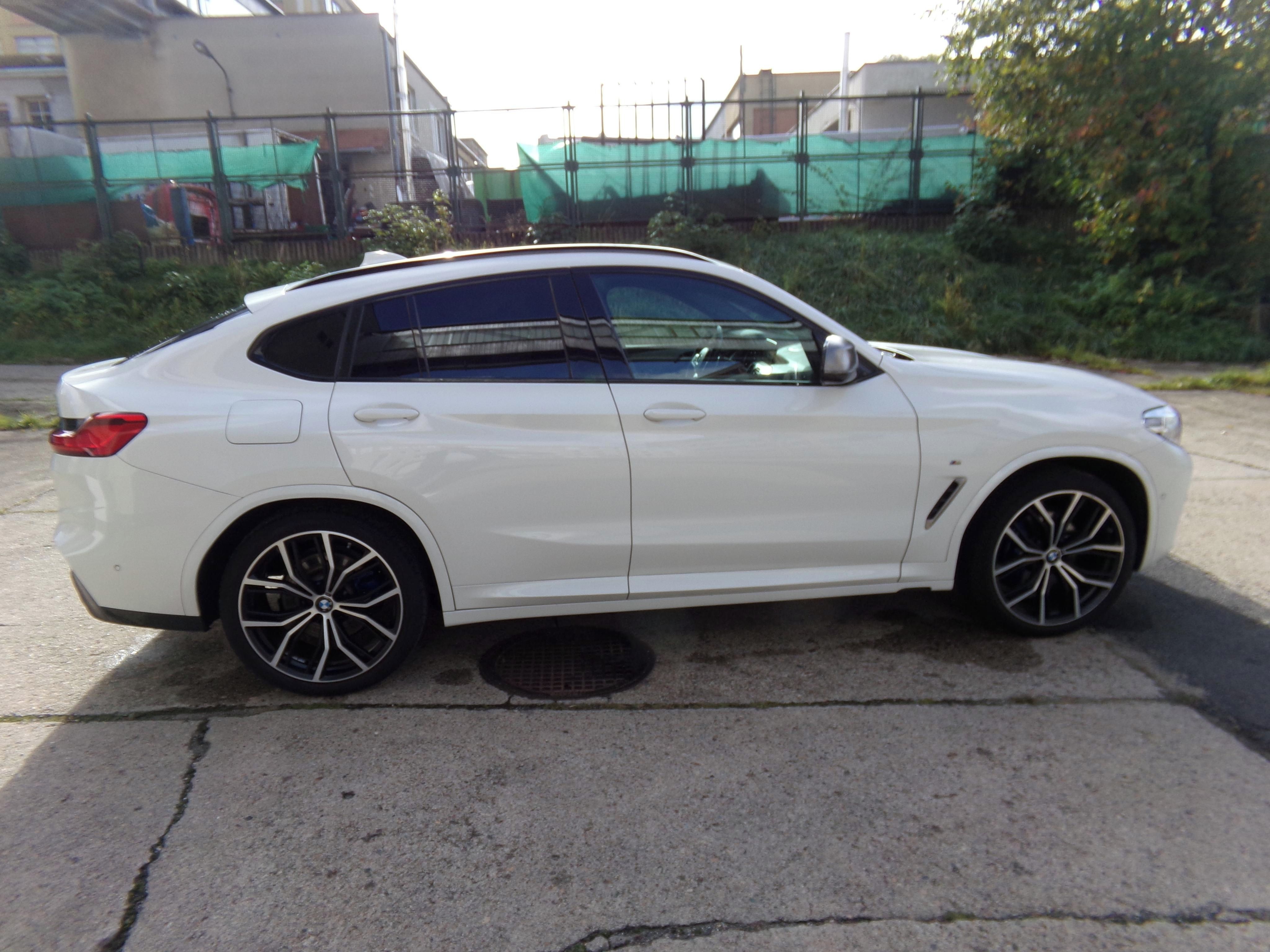 BMW X4, ///M4 - fotka 4