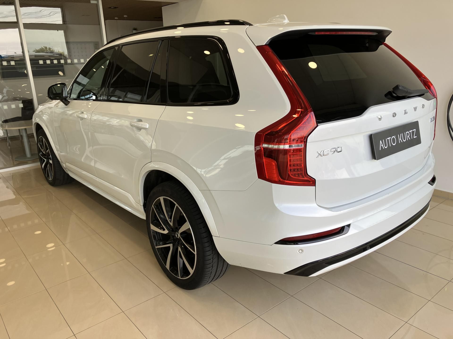 Volvo XC90, B5 AWD Ice Line Plus Dark AT8 - fotka 6