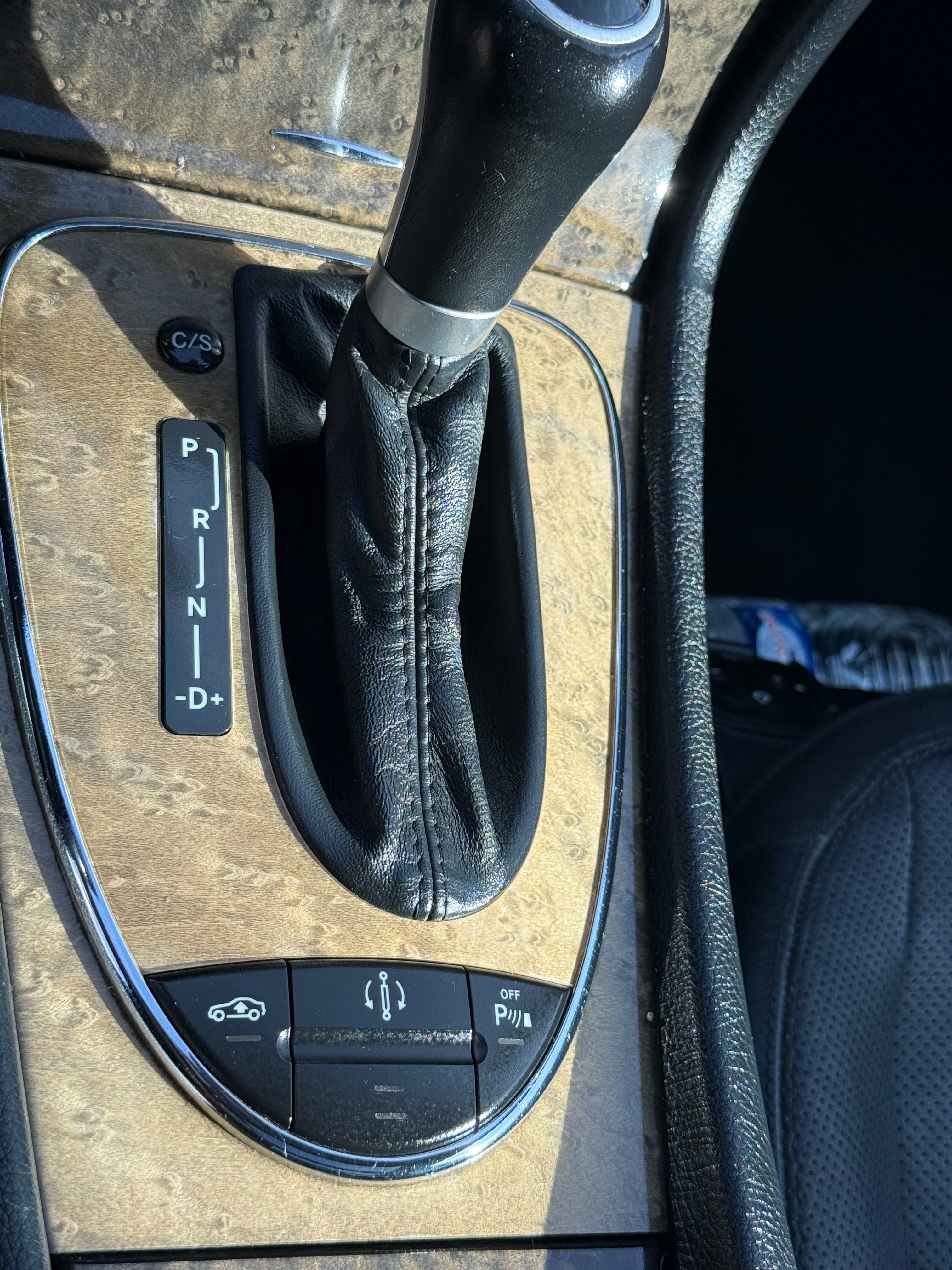 Mercedes-Benz Třídy E, Mercedes-Benz E 320 CDI 4MATIC - fotka 2
