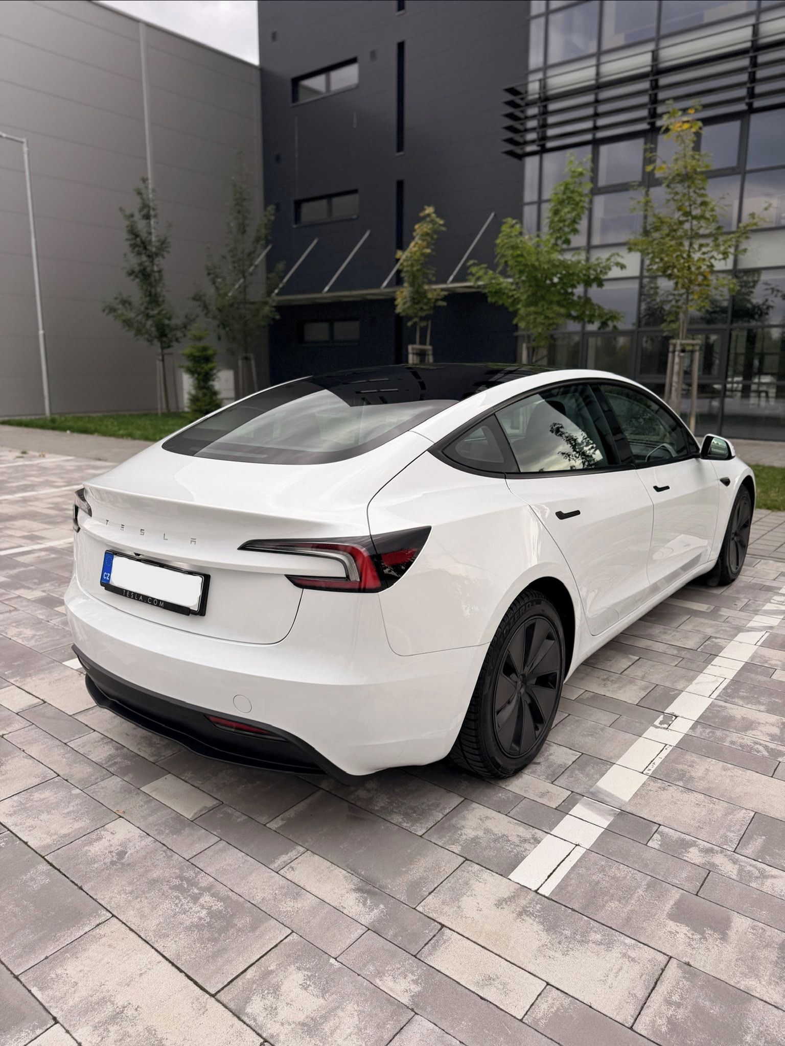 Tesla Model 3, Highland DPH - fotka 5