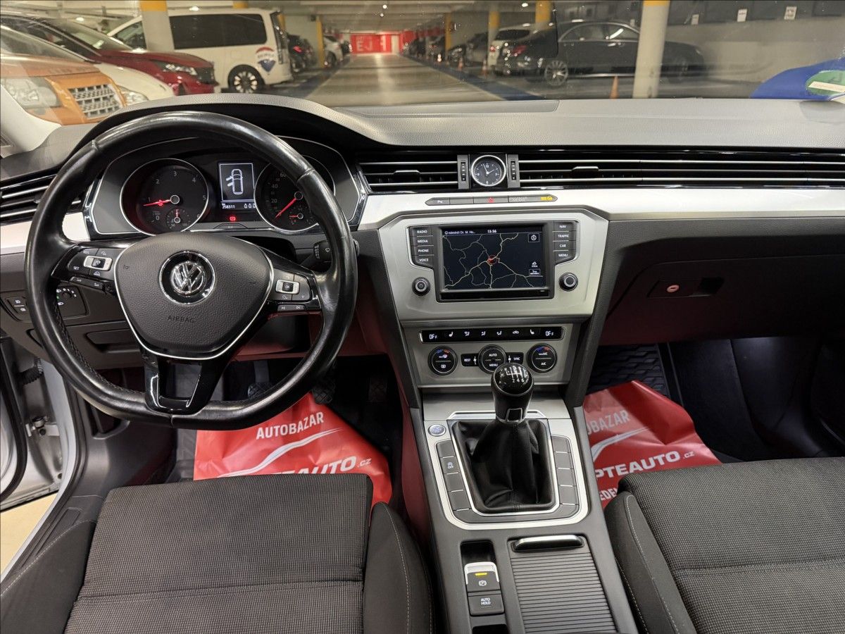 Volkswagen Passat, 2,0 TDi - fotka 6