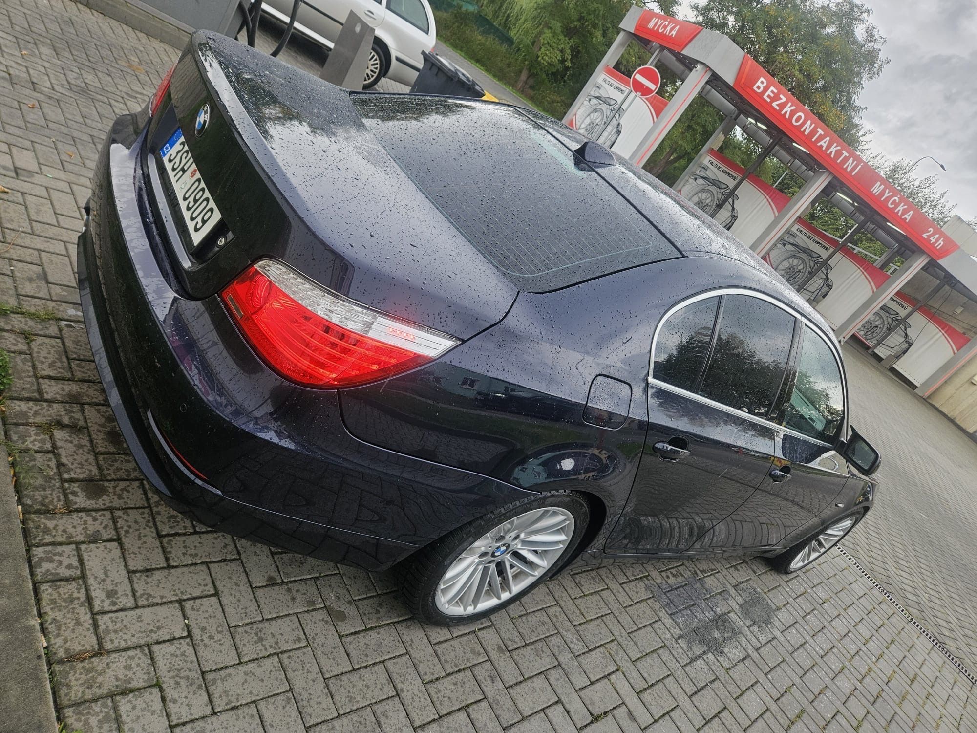 BMW Řada 5, 540i e60 4.0 - fotka 4
