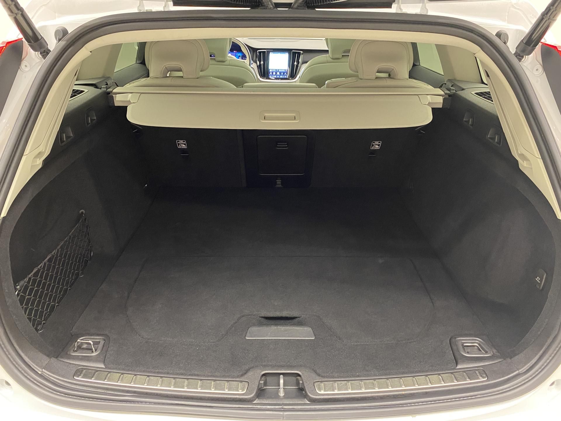 Volvo V60, T6 RECHARGE BRIGHT ULTIMATE - fotka 6