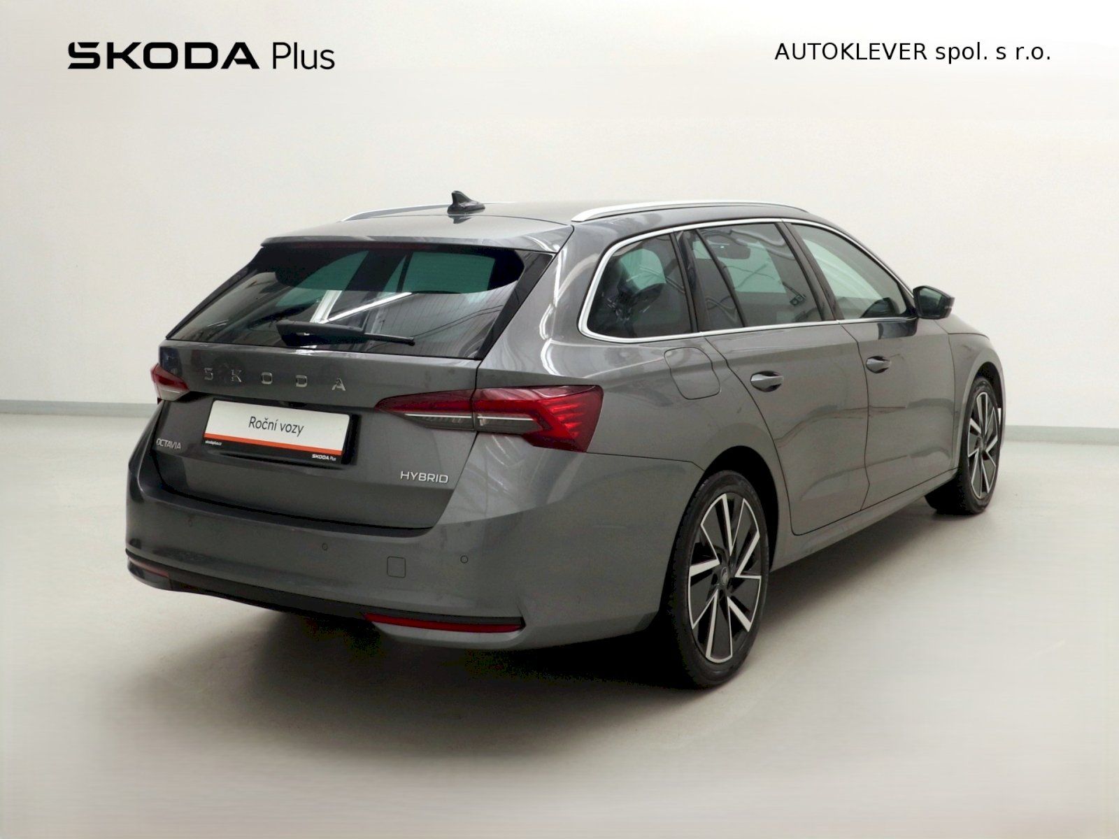 Škoda Octavia, Top Selection DSG 1.5TSI 85kW - fotka 2