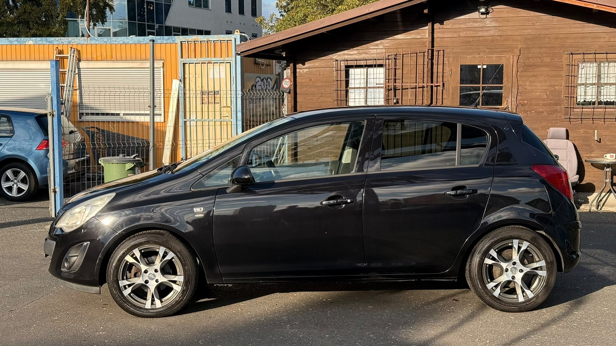 Opel Corsa, 1.4 i KLIMA,TAŽNÉ ZAŘ,SERVISKA - fotka 5