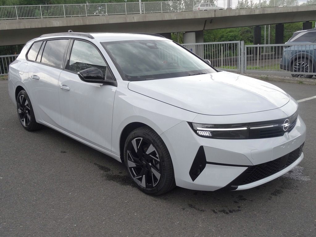 Opel Astra, ST Edition Hybrid 1.2T 145k A6