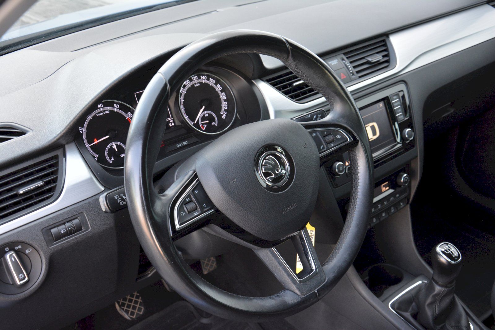 Škoda Rapid, 1.0 TSI 81 KW Ambition PLUS - fotka 6