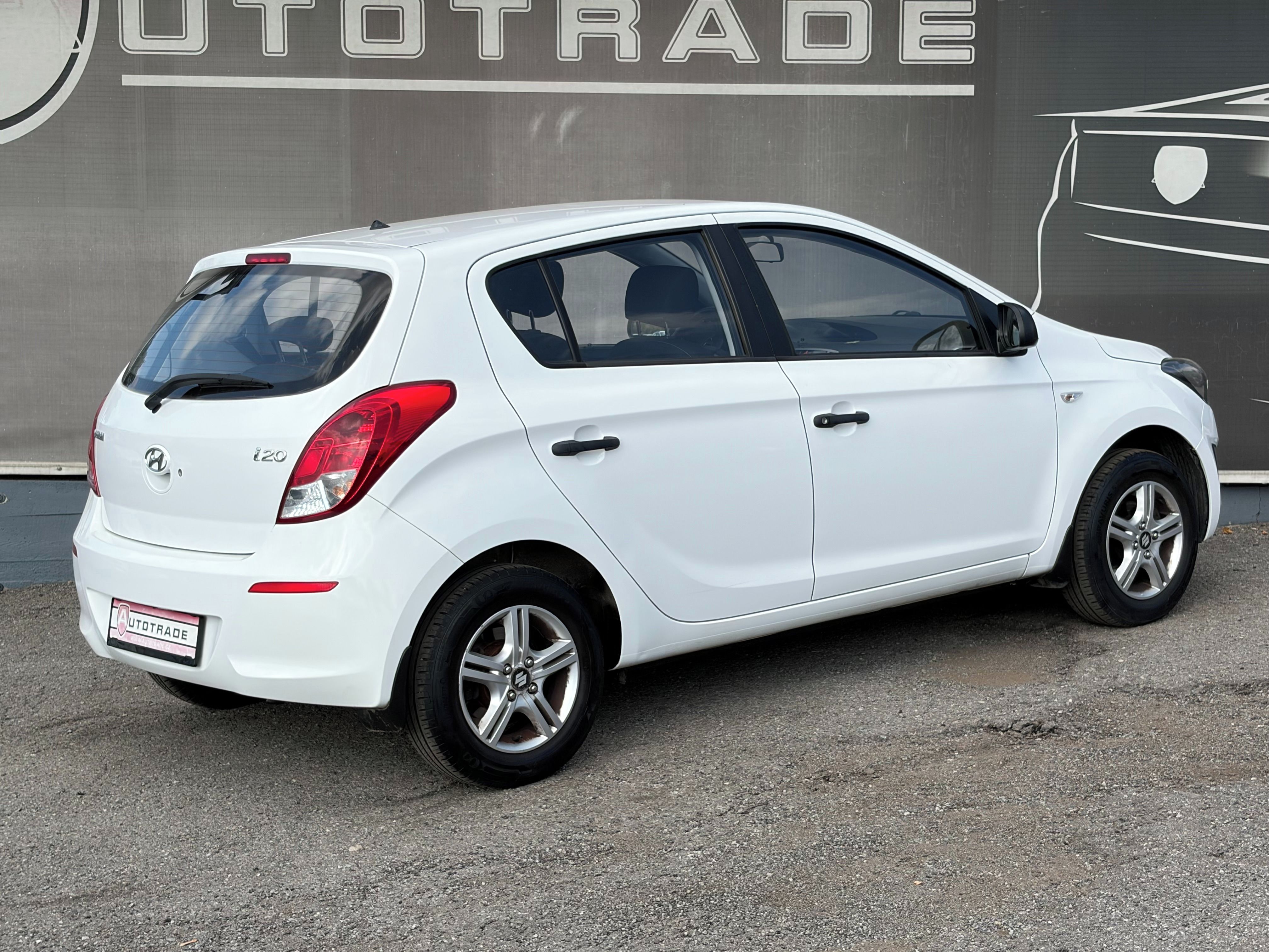 Hyundai i20, 1.2i 63kW, KLIMA, 2x kola, ČR - fotka 4