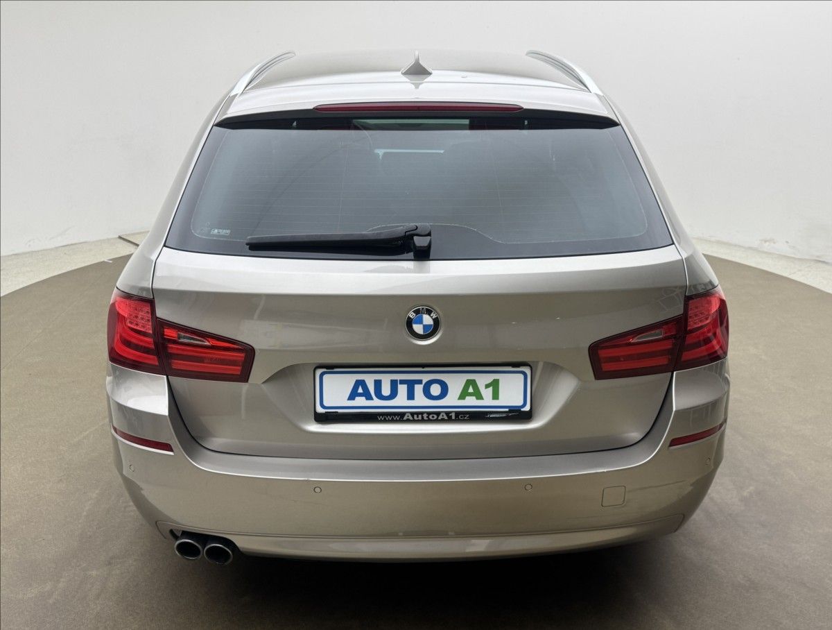 BMW Řada 5, 3,0 30d 4X4 DPH LED KŮŽE TAŽNÉ - fotka 5