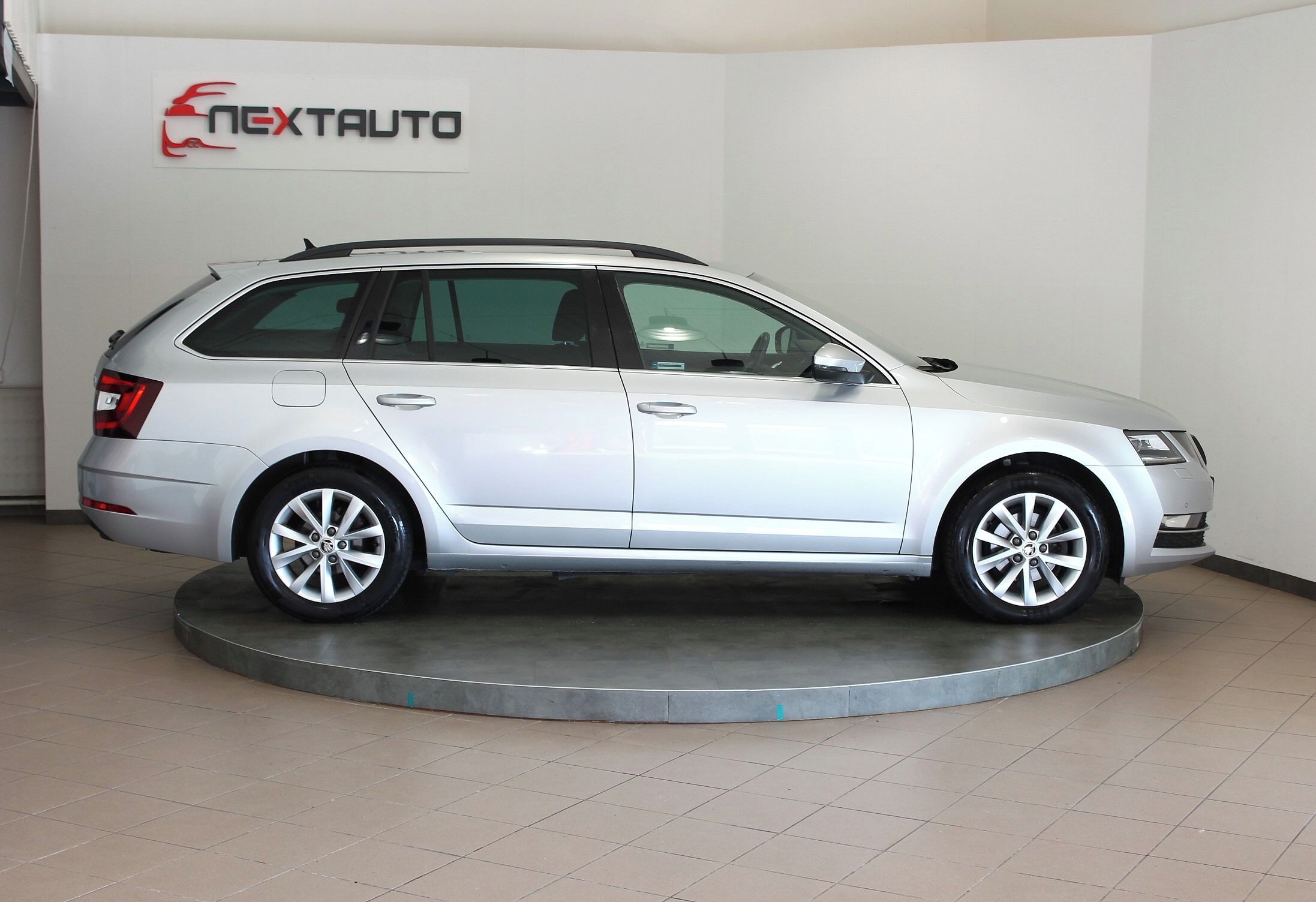 Škoda Octavia, 1.6 TDI 85kW STYLE, TAŽNÉ, ČR - fotka 6