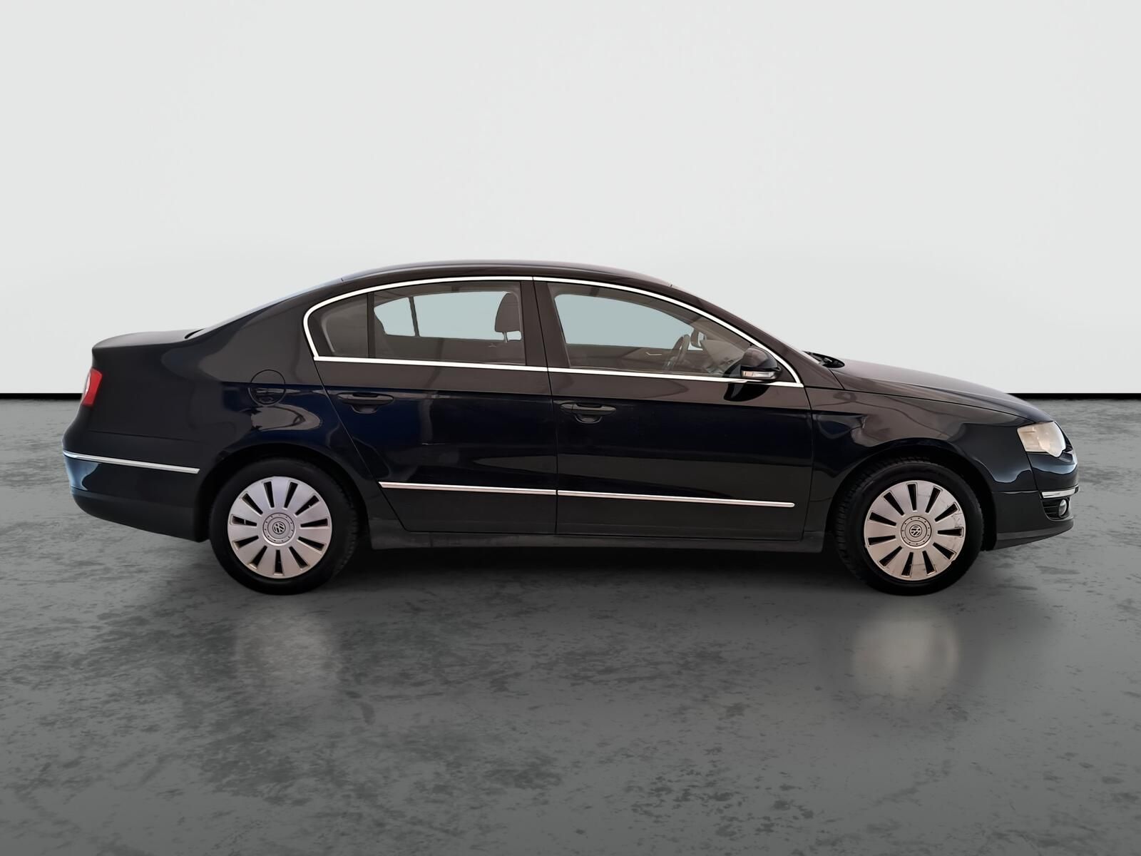 Volkswagen Passat, 1.9 TDI, Automatická klima - fotka 6
