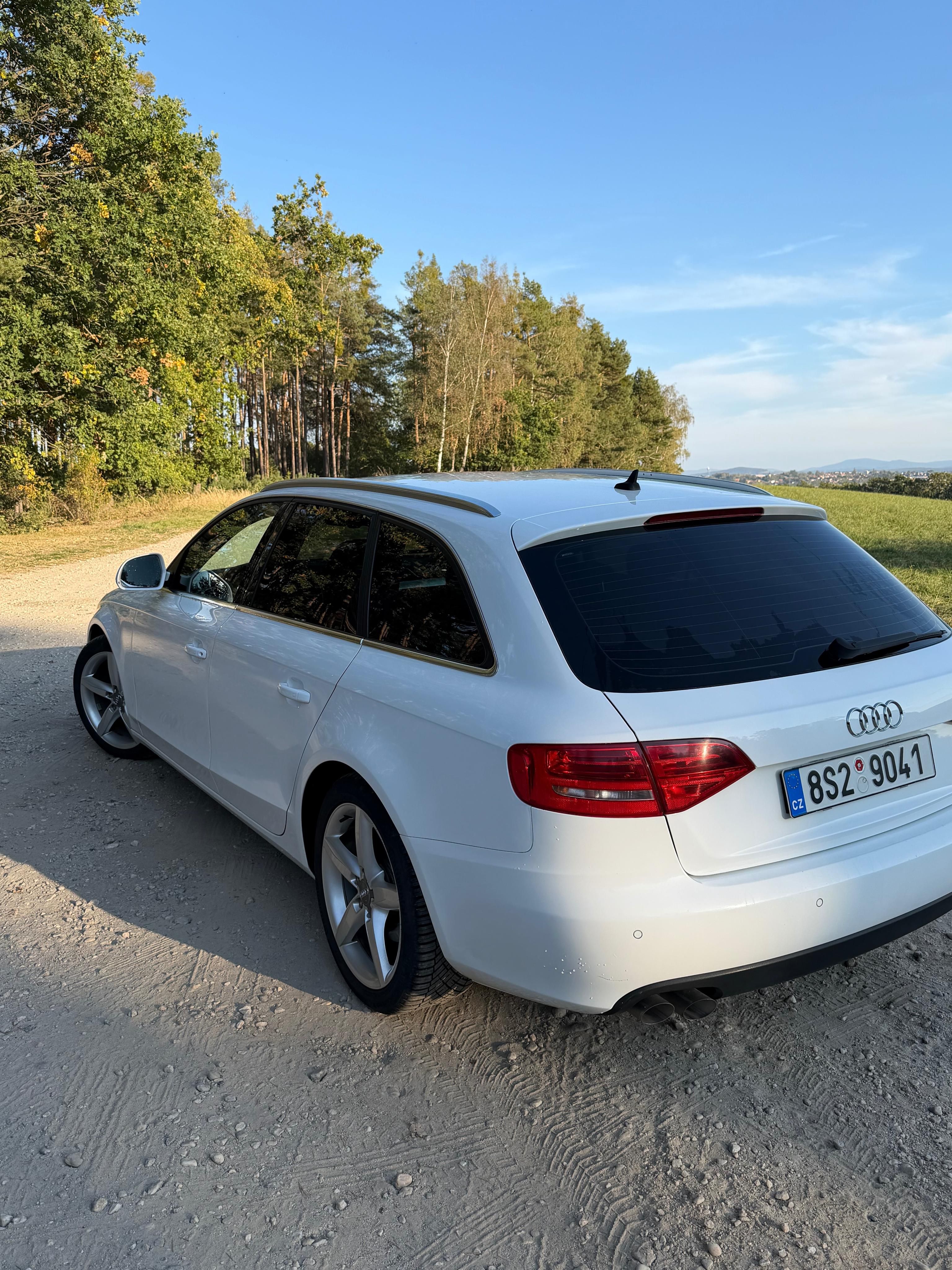 Audi A4, 2.0 TDi - fotka 4