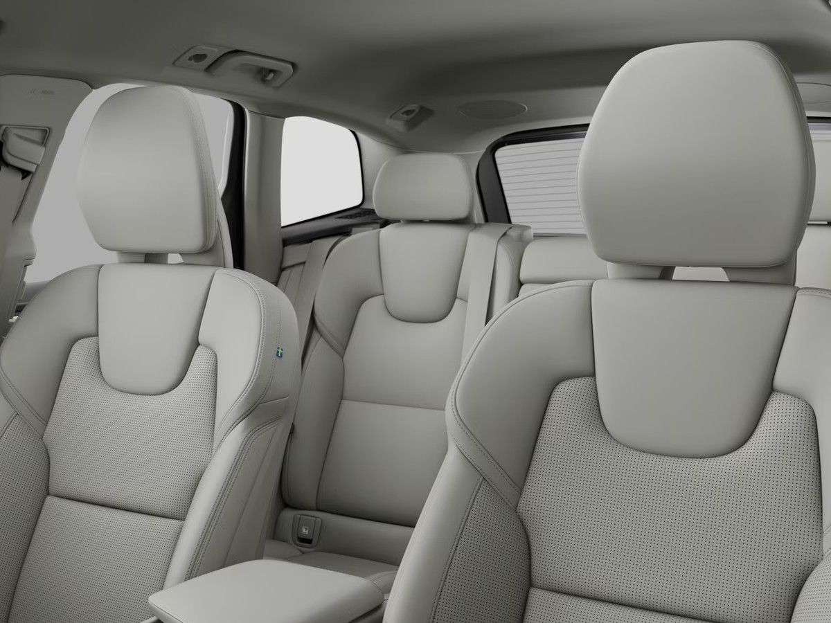 Volvo XC60, 2.0B5 184kW 4x4  PLUS BRIGHT - fotka 4
