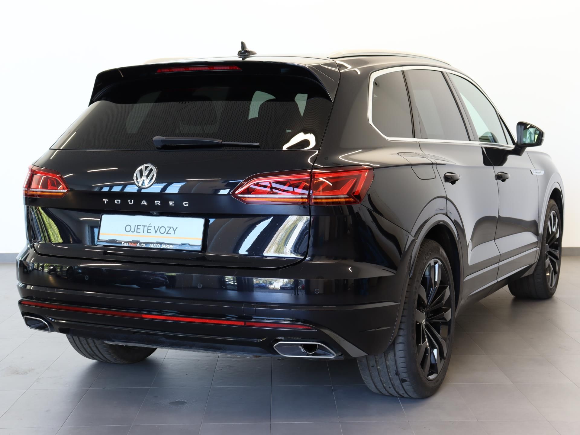 Volkswagen Touareg, R-line 3,0 TDI BMT 170 kW - fotka 2