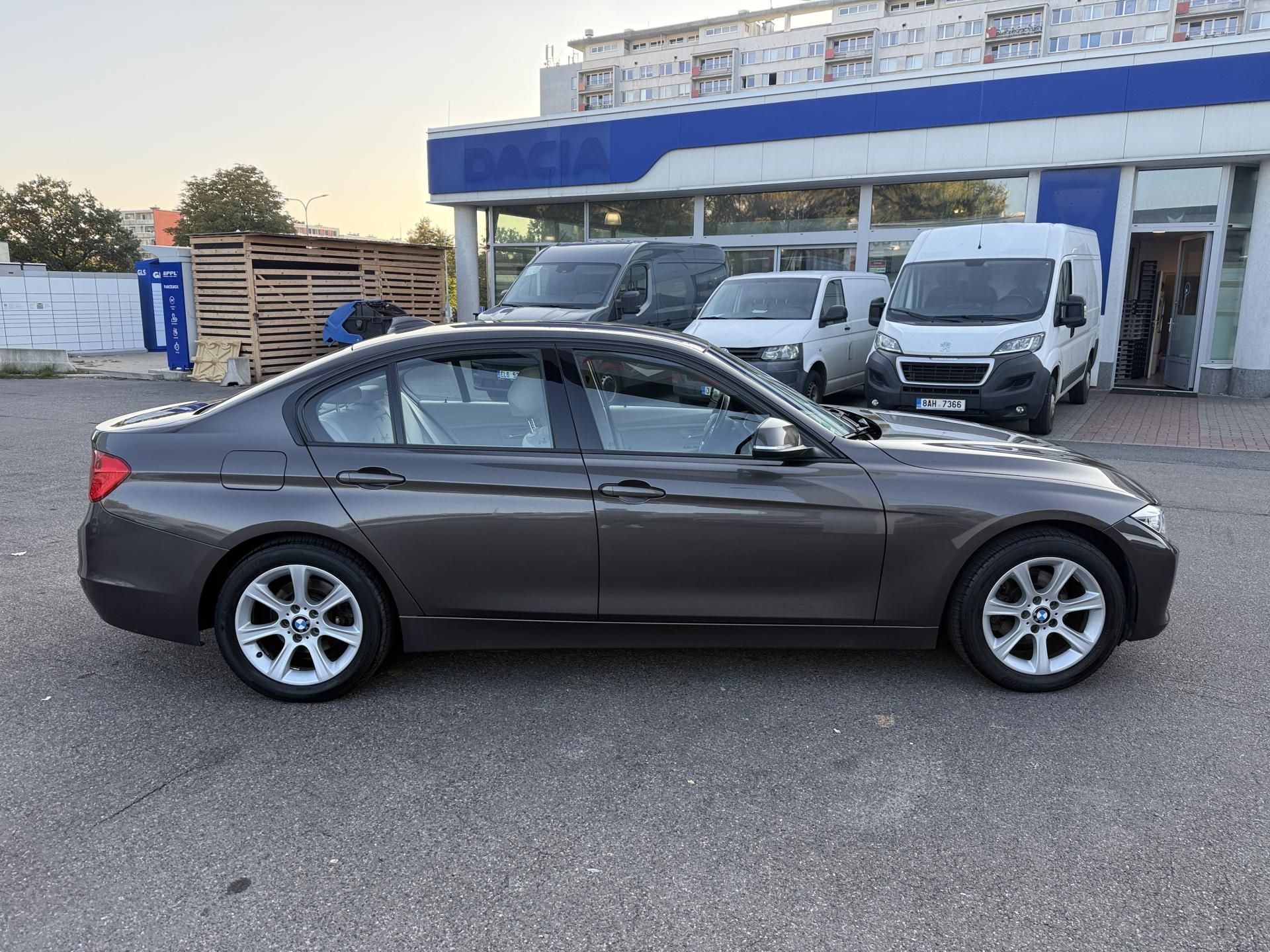 BMW Řada 3, 320D - fotka 5