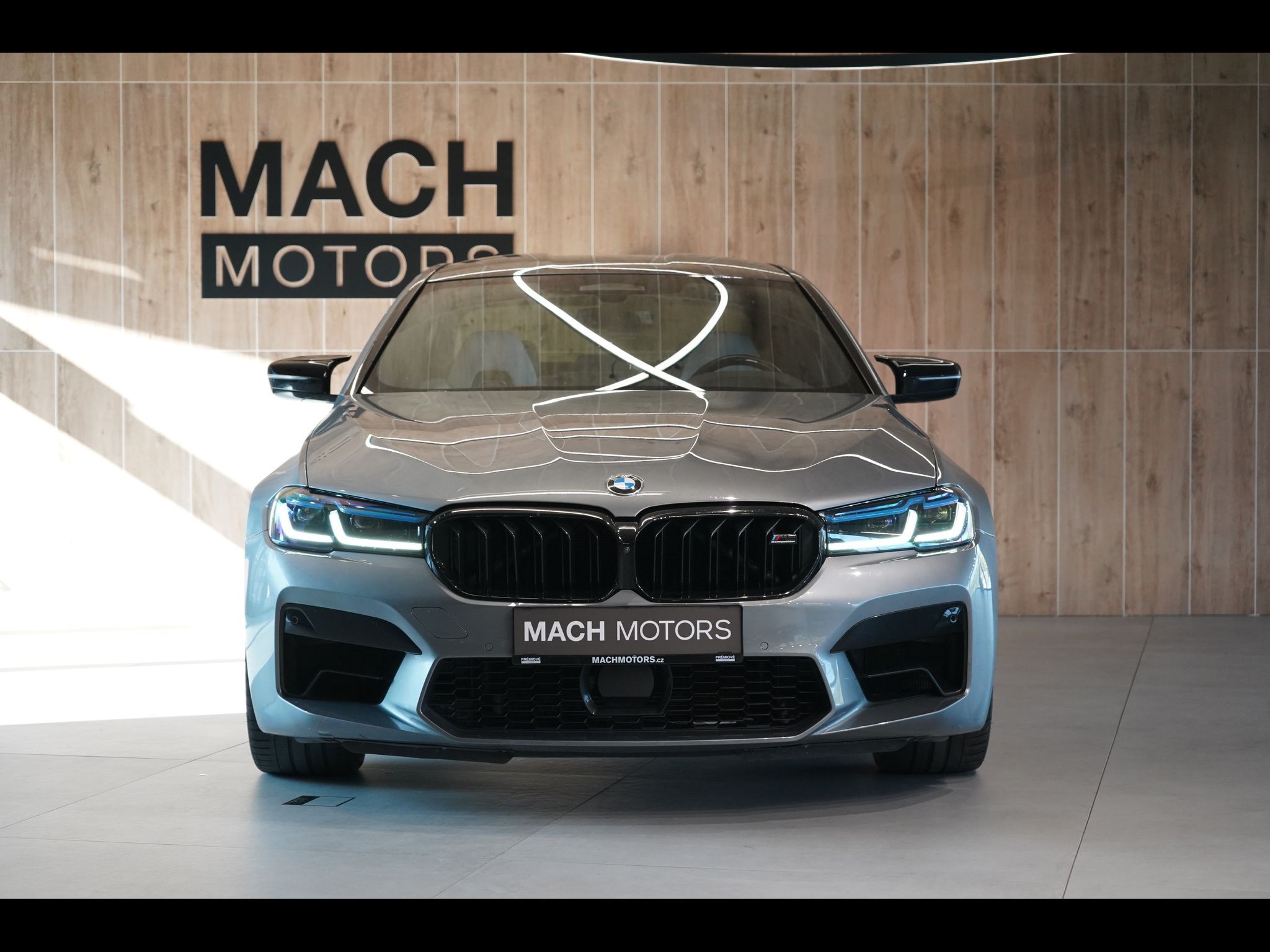 BMW M5, Competition xDrive, B&W, HUD - fotka 3