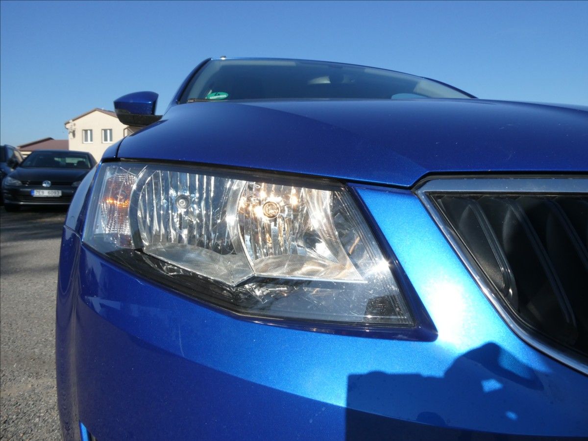 Škoda Octavia, 1,6 TDi 77kW 4x4 serviska - fotka 5