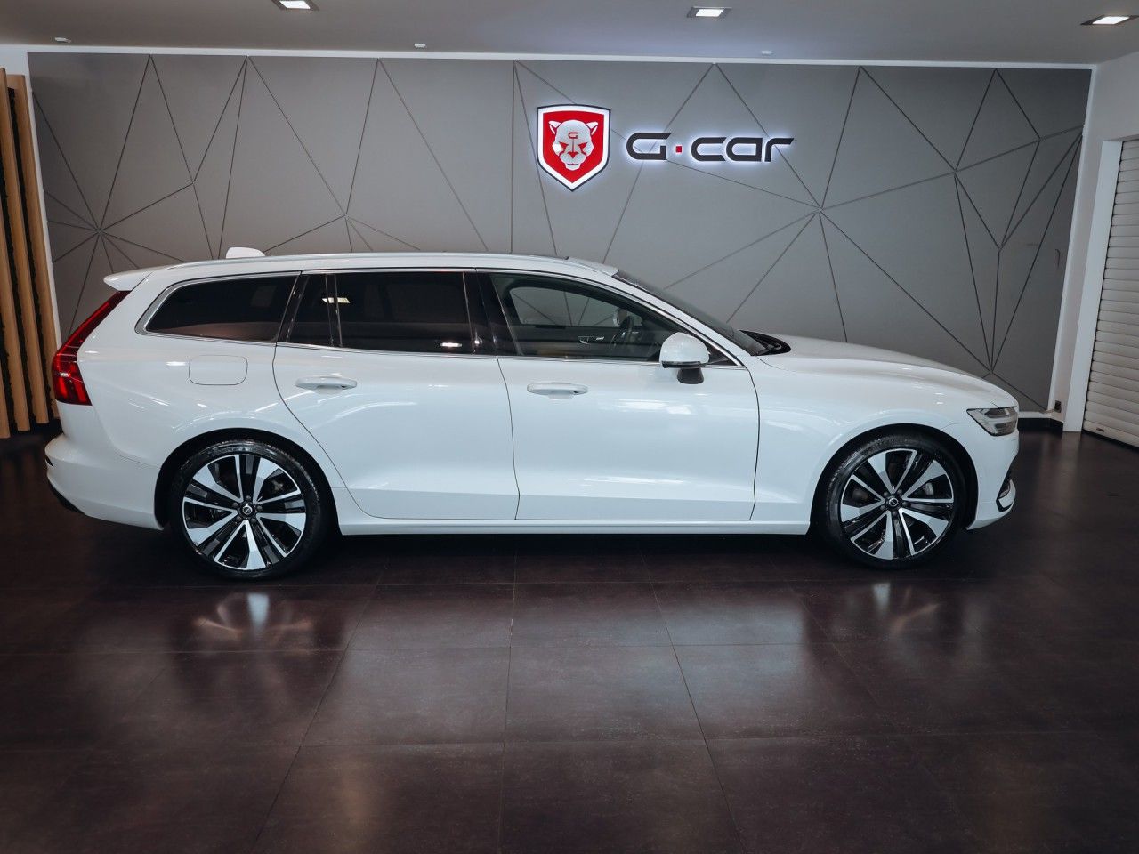 Volvo V60, T6 AWD Recharge Inscription - fotka 4