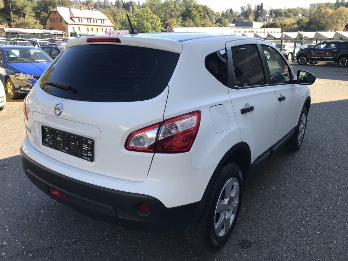 Nissan Qashqai, 1,6 i 86kW MT 4x2 - fotka 4