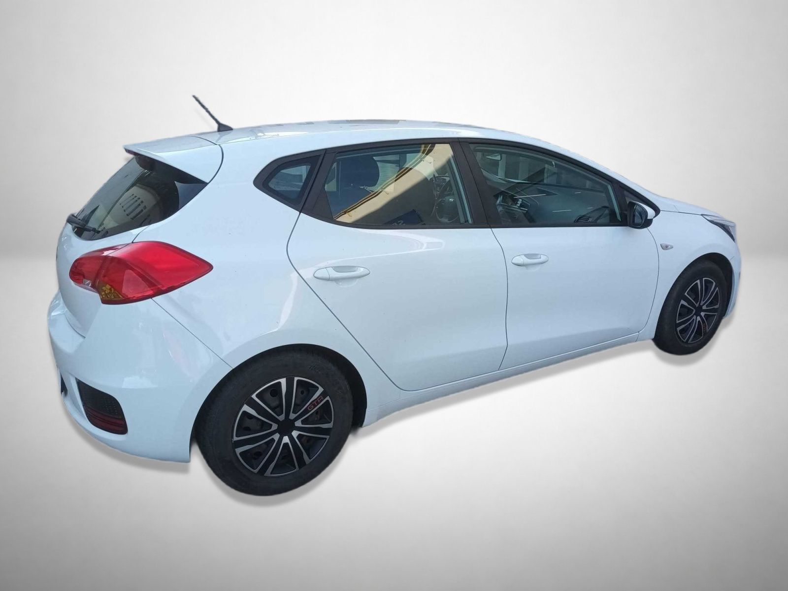 Kia Cee´d, 1.4 CVVT, Serv.kniha, Klima - fotka 2