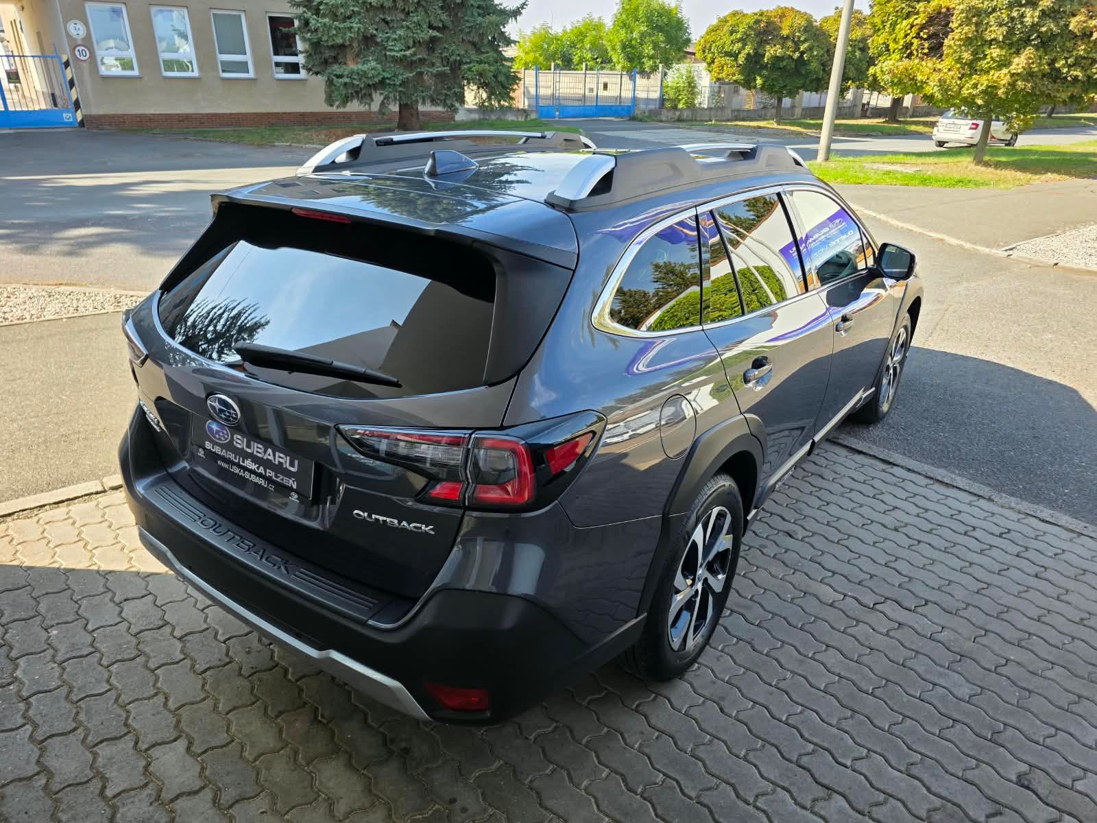 Subaru Outback, 2,5 CVT Touring CZ Harman - fotka 5