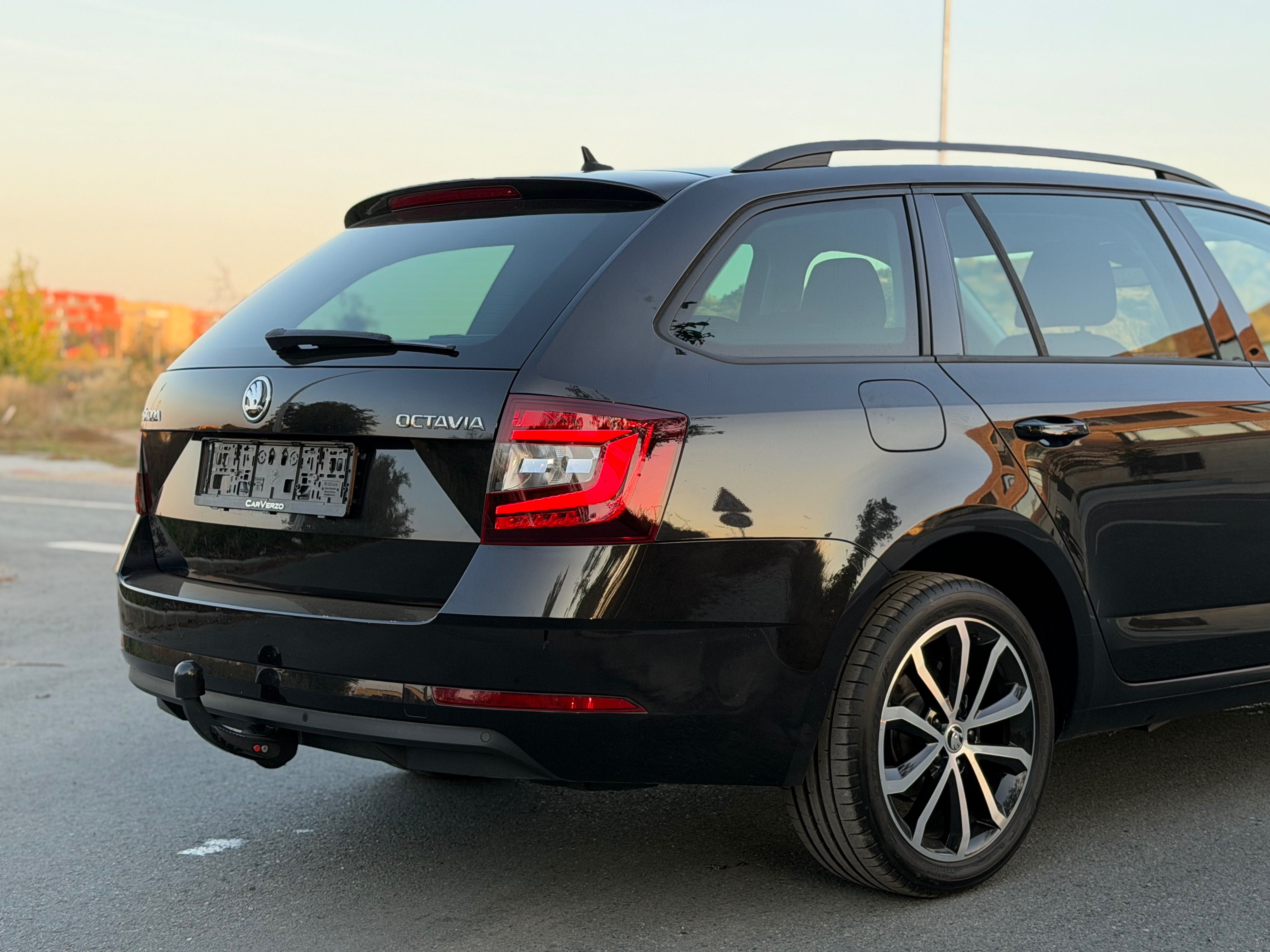 Škoda Octavia, 2.0 TDI 110KW SOLEIL TAŽNÝ - fotka 5
