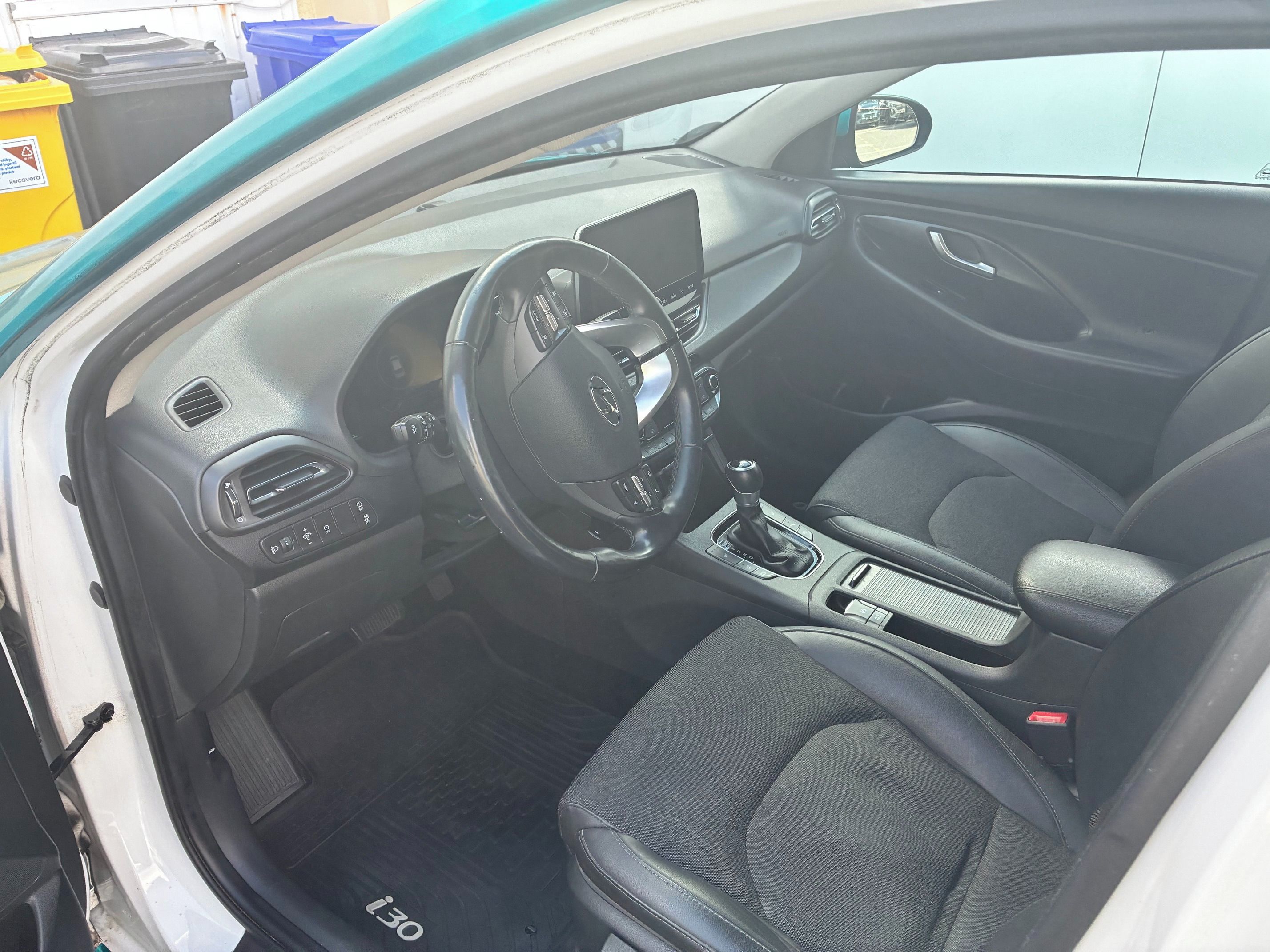 Hyundai i30, 1,6 CRDi automat kombi-fólie - fotka 6