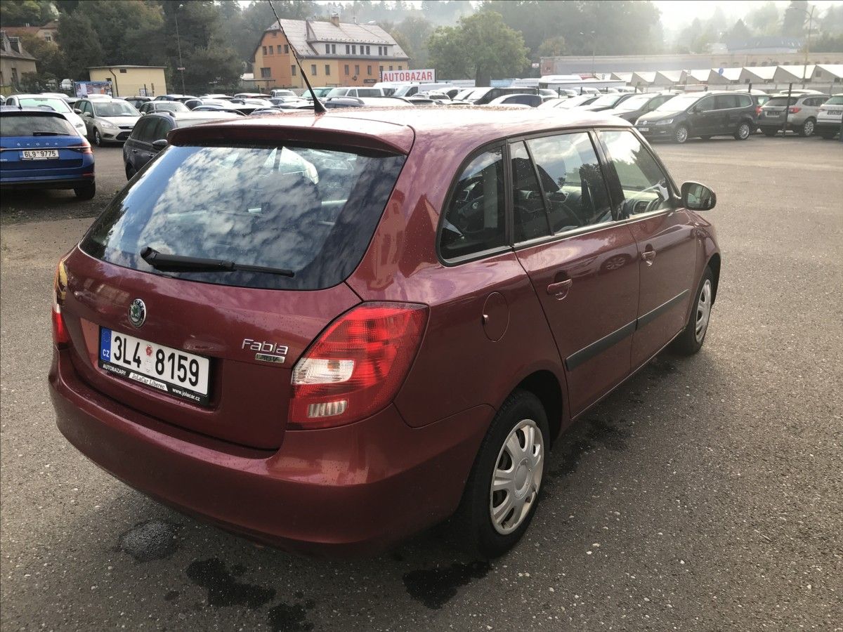 Škoda Fabia, 1,4 16V 63kW Combi - fotka 4