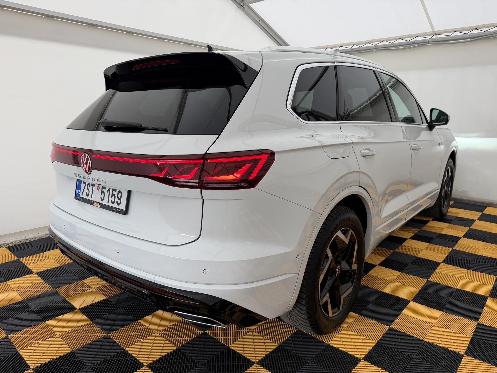 Volkswagen Touareg, 3.0Tdi*1-MAJ*DPH*HUD*R-LINE* - fotka 5