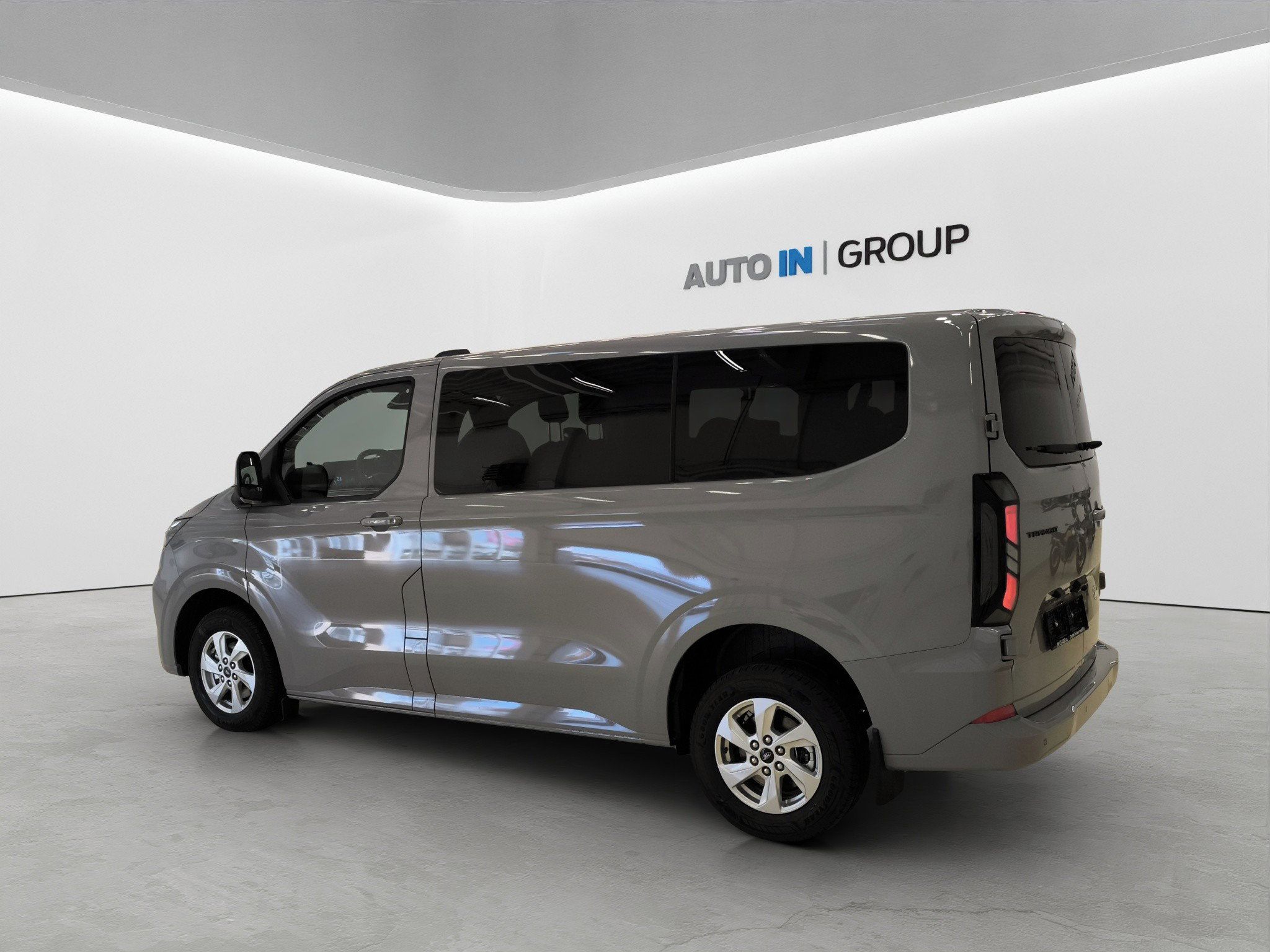 Ford Transit Custom, kombi 2.0 TDI L2 Limited - fotka 4