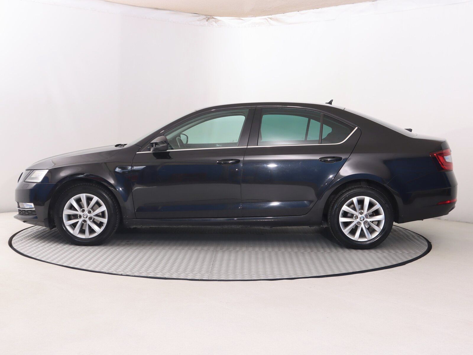 Škoda Octavia, 2.0 TDI, Automat - fotka 3