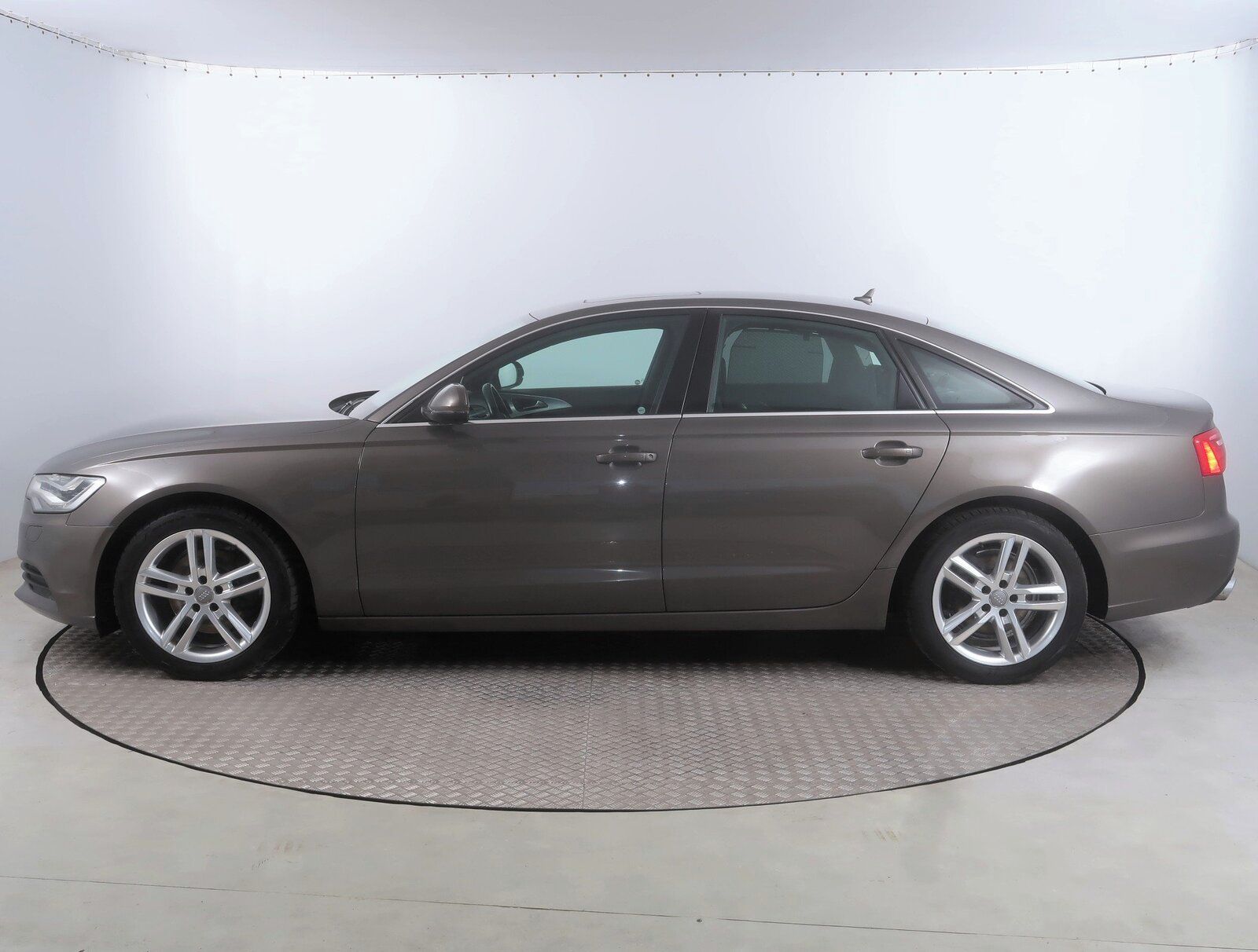 Audi A6, 3.0 TDI, Basis, 4X4, Automat - fotka 3