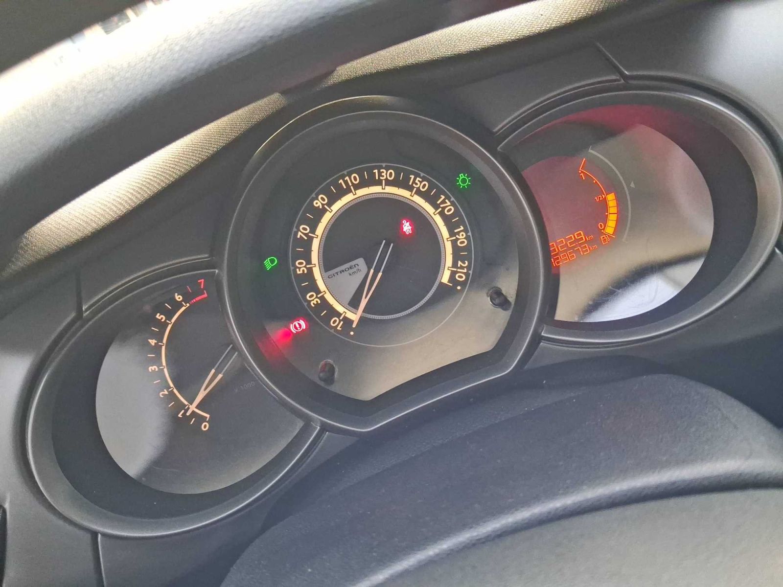 Citroën C3, 1.0 VTi, Exclusive, Klima - fotka 3