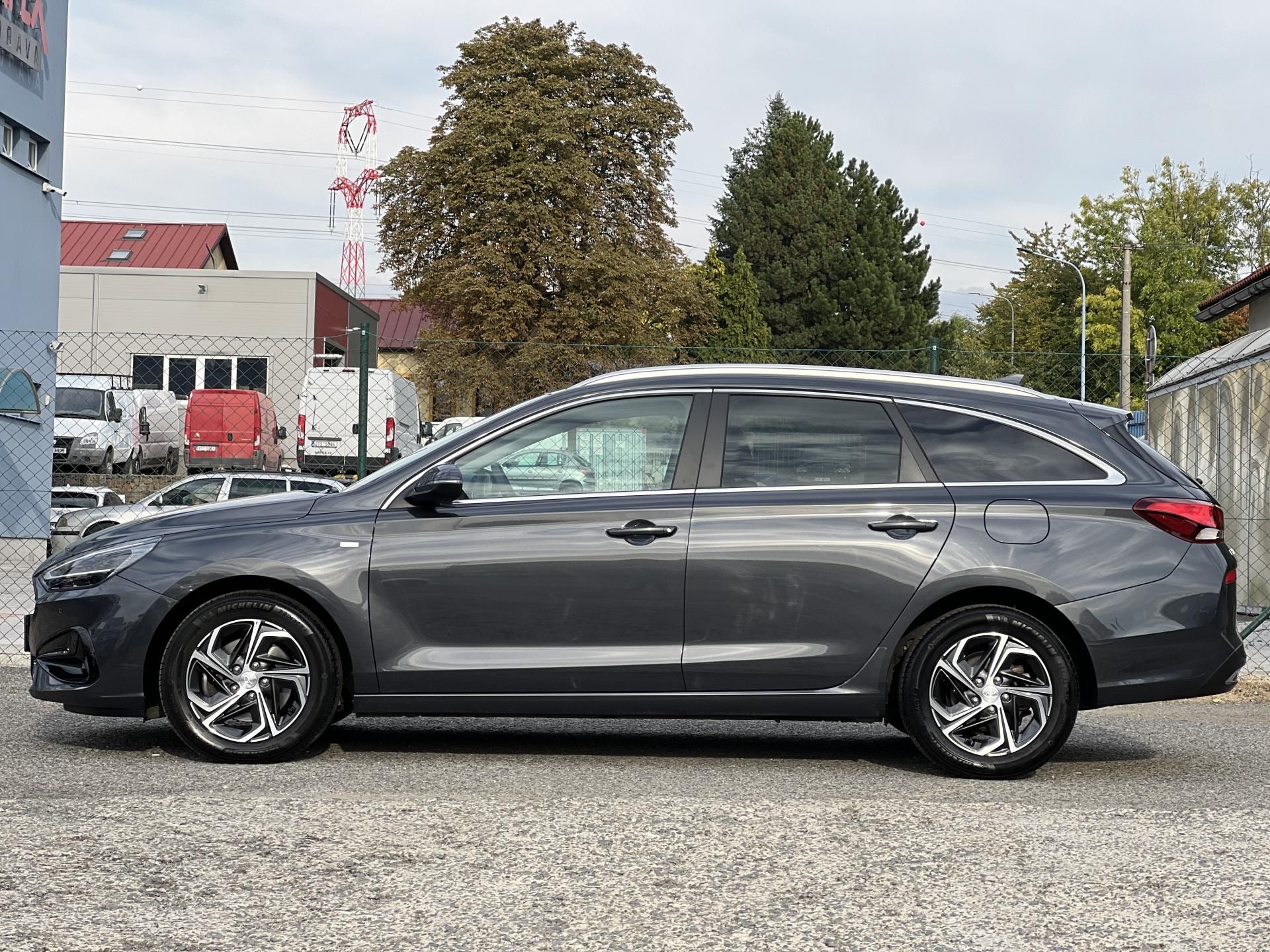 Hyundai i30, 1.5T-GDi KAMERA PŮVOD ČR 1.MAJ - fotka 4
