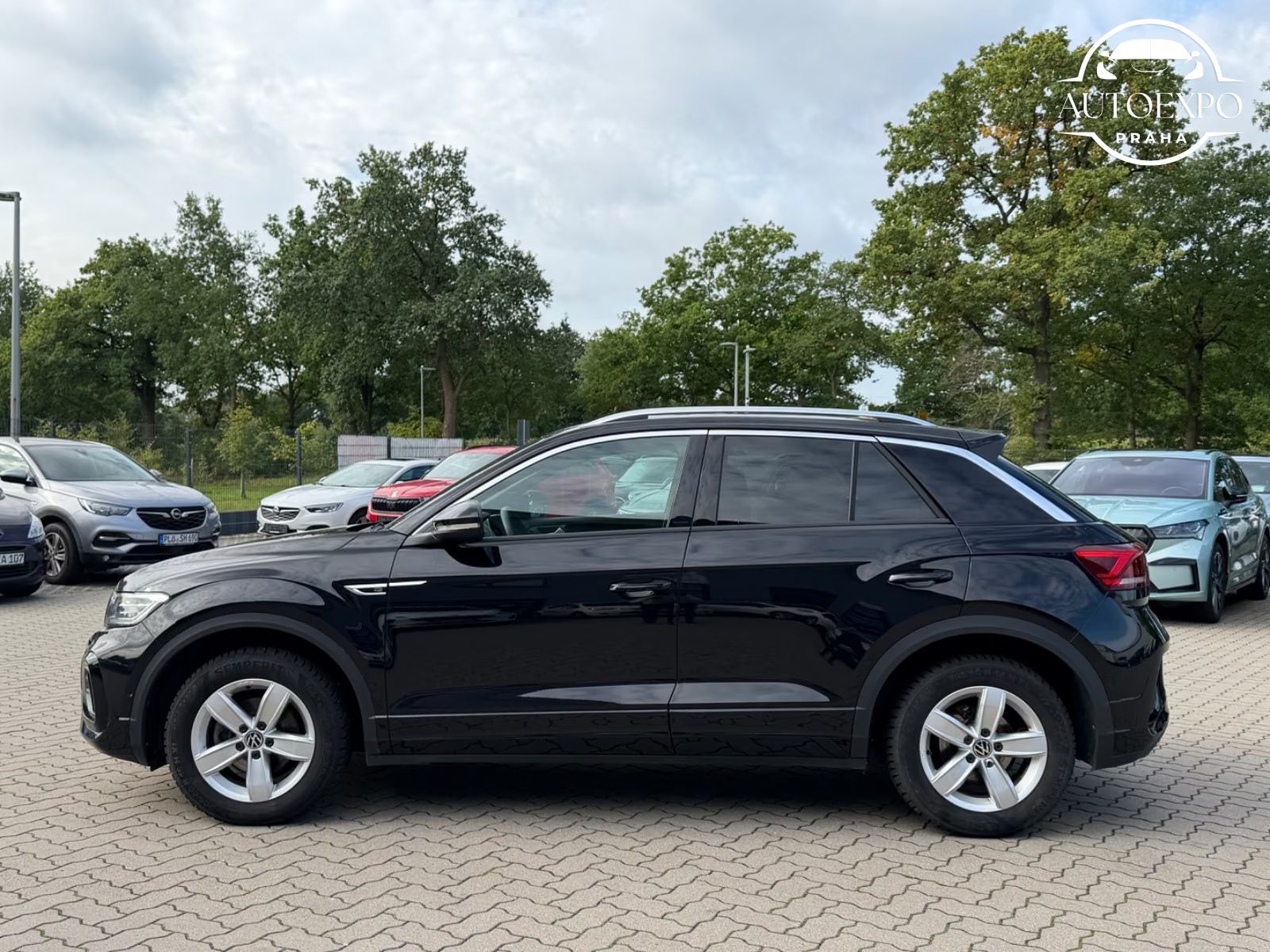 Volkswagen T-Roc, 1.5 TSI R-Line*TAŽNÉ*KAMERA - fotka 4