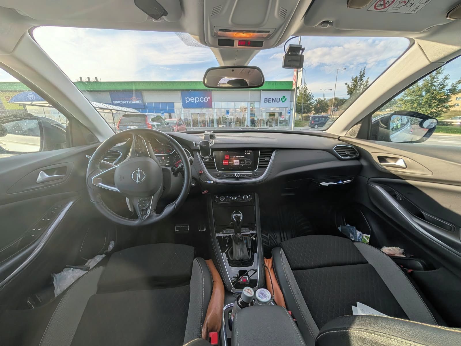 Opel Grandland X, Opel Grandland X Ultimate 1.6 - fotka 6