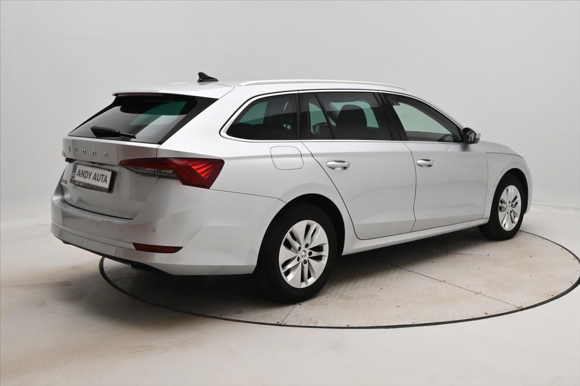 Škoda Octavia, 2,0 TDI 110kW DSG Ambition Zár - fotka 5