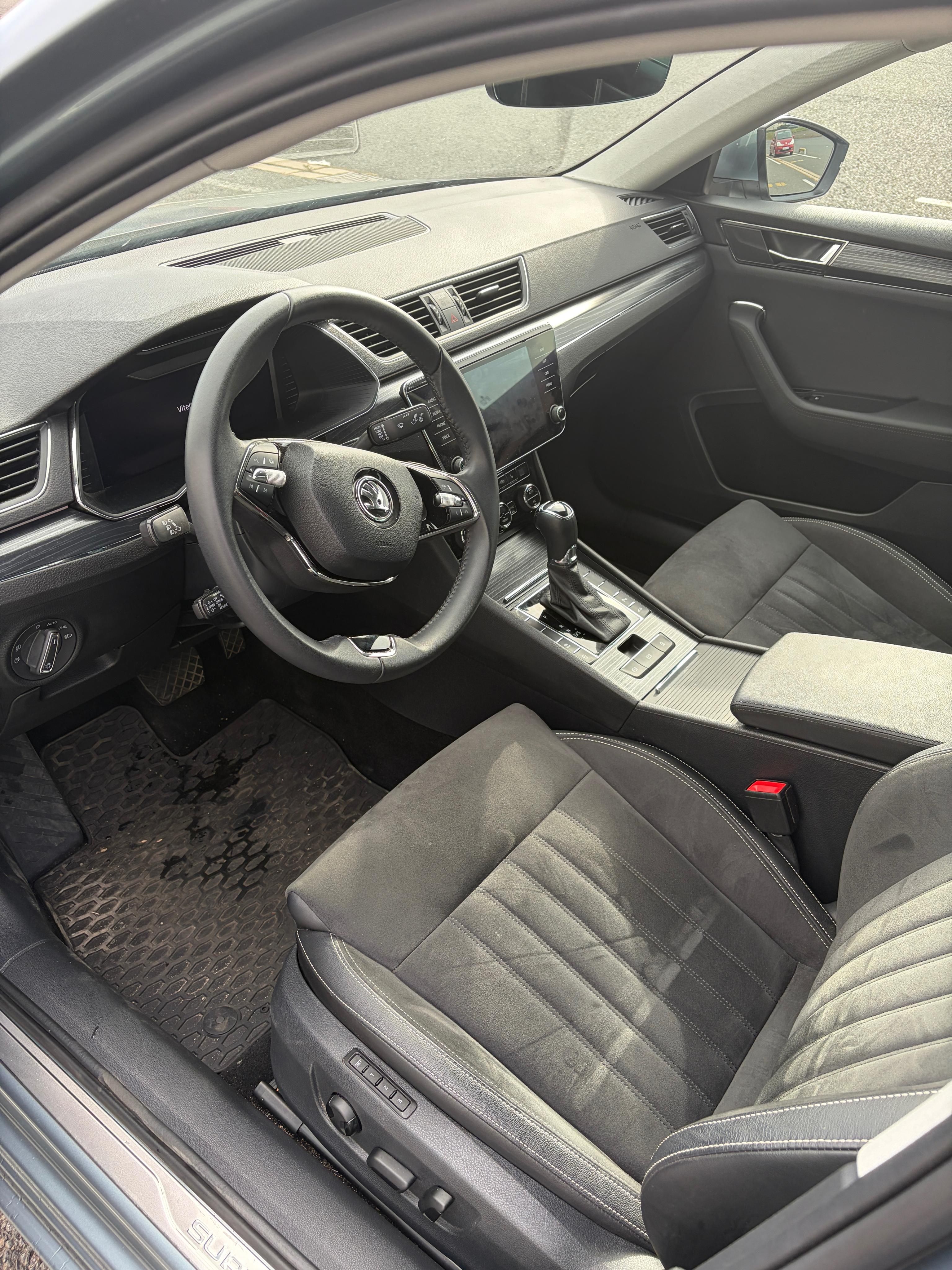 Škoda Superb, 2,0 TDI 110kW DSG Style - fotka 5