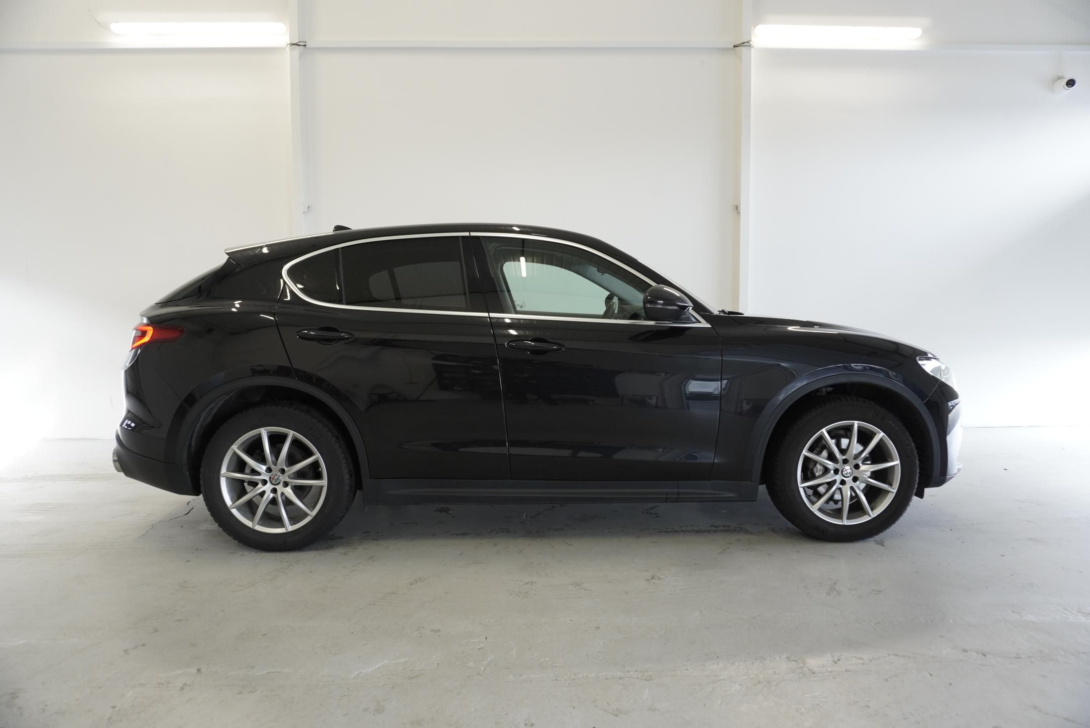 Alfa Romeo Stelvio, STELVIO 2.2D Q4 AUTOMAT - fotka 4