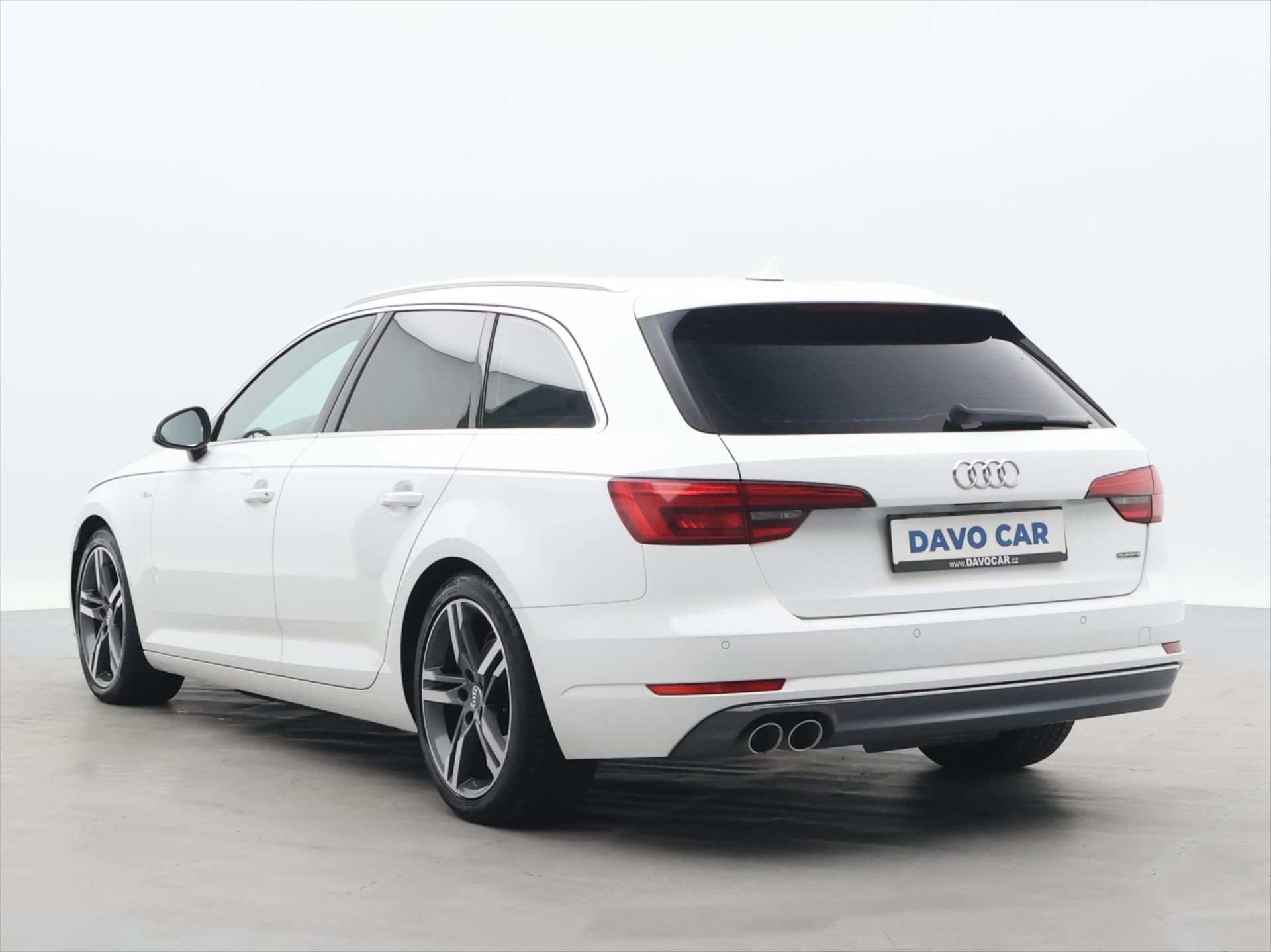 Audi A4, 3,0 TDI quattro S-line S-Troni - fotka 5