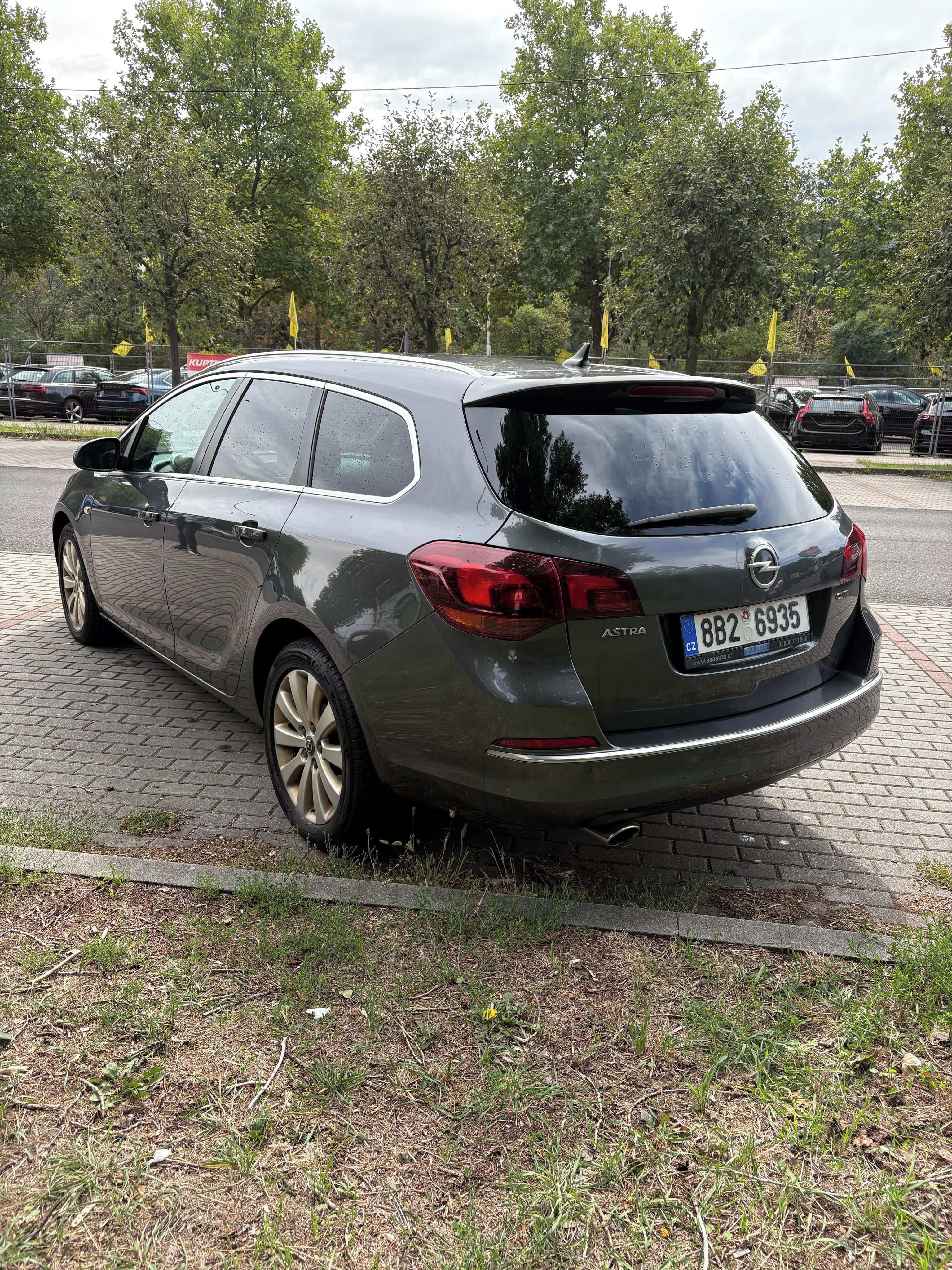 Opel Astra, 2.0 CDTI - fotka 3