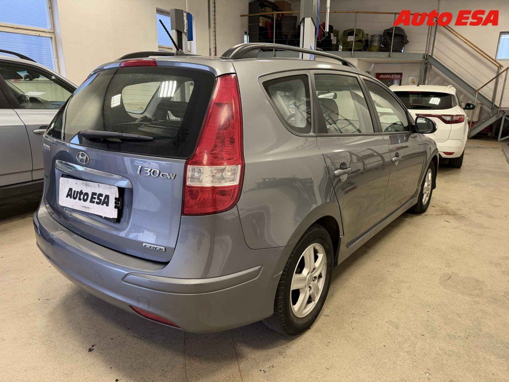 Hyundai i30, 1.6dci,1.maj,ČR - fotka 2