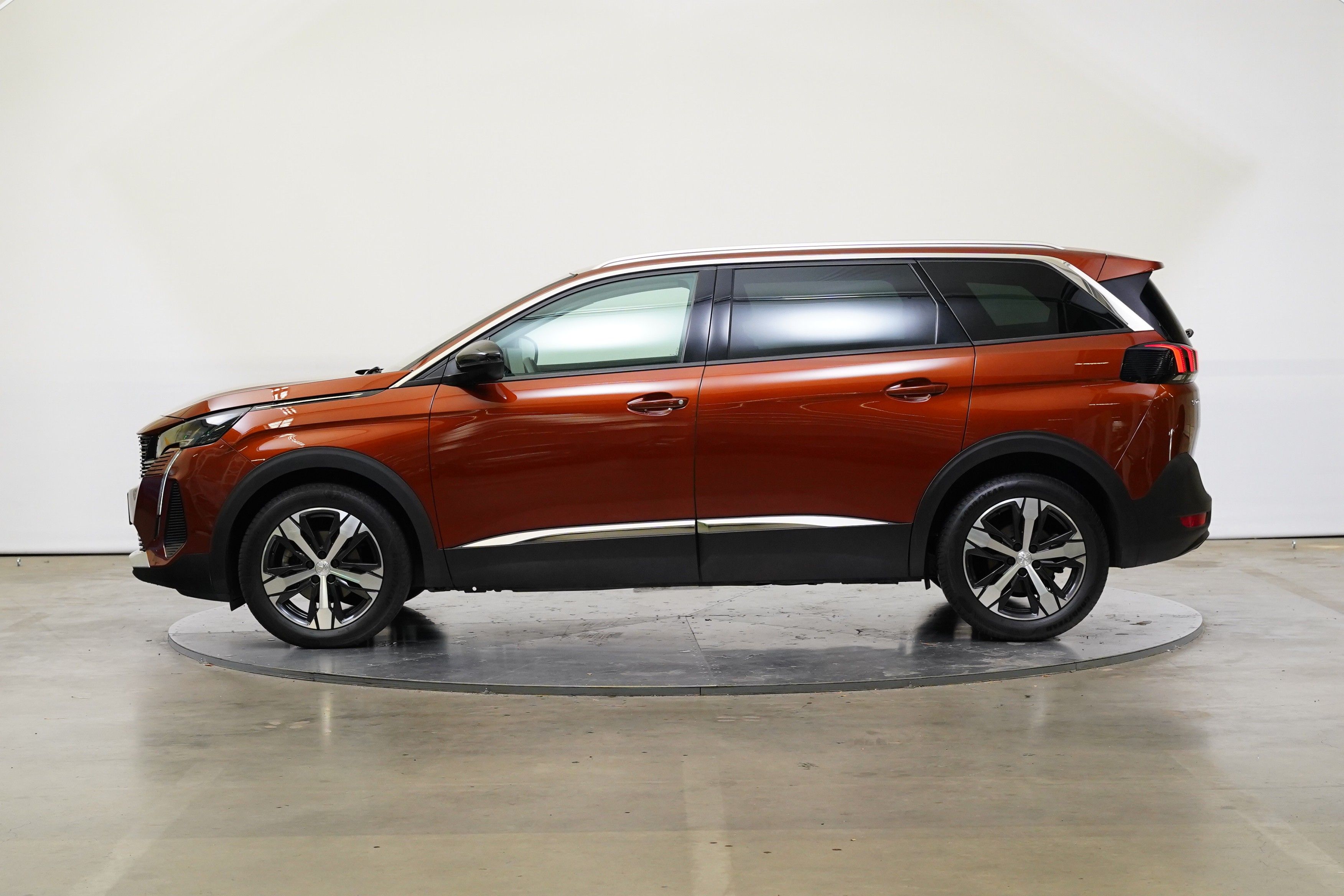 Peugeot 5008, 1.2 PureTech 96 kW ALLURE - fotka 3
