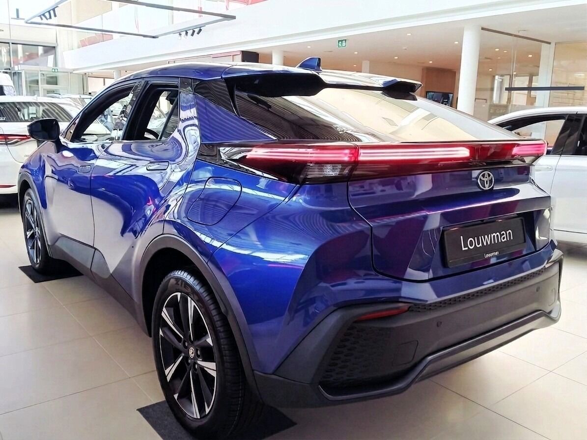 Toyota C-HR, Style 1,8 Hybrid + Zimní - fotka 4