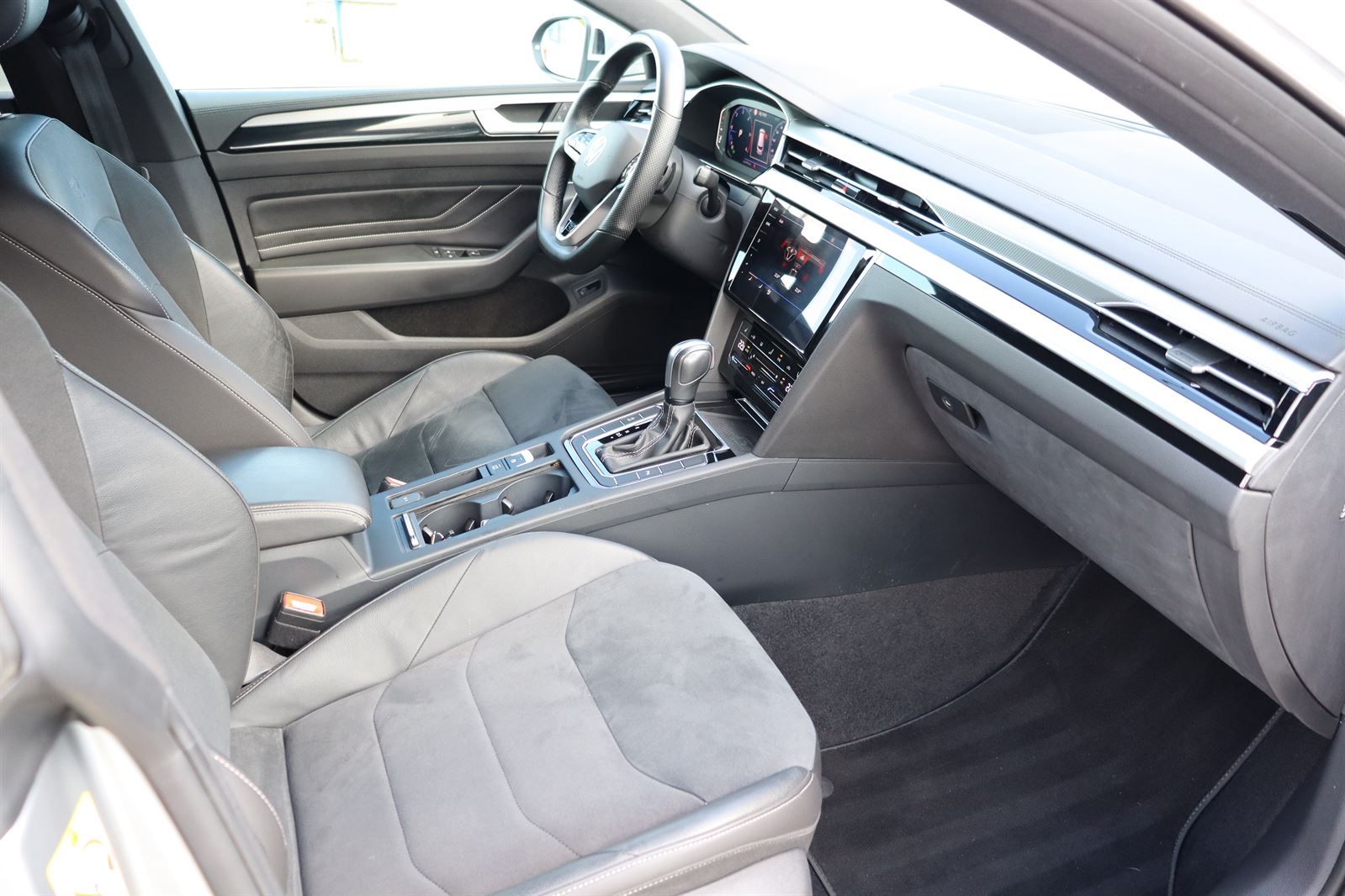 Volkswagen Arteon, 2.0 TDI BMT DSG ShBrake - fotka 4