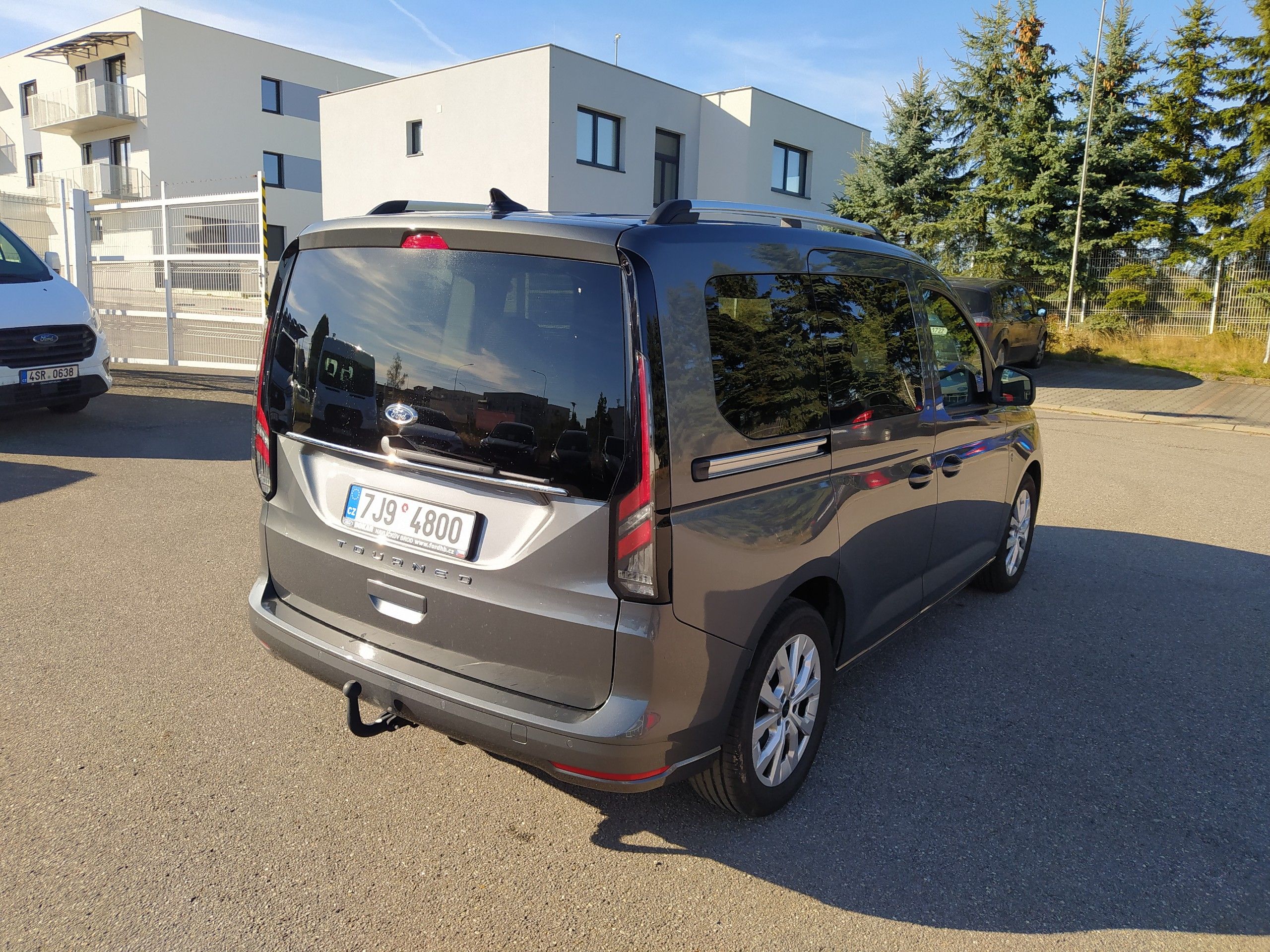 Ford Tourneo Connect, 1,5 EcoBoost 85kW Titanium - fotka 5