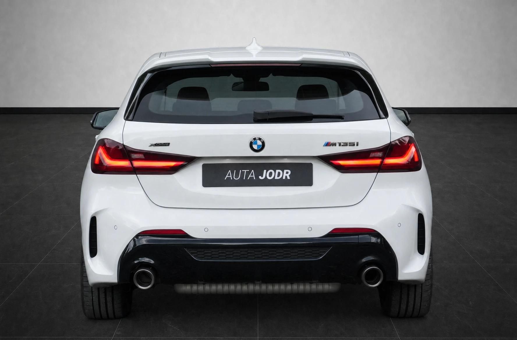 BMW Řada 1, M135i xDrive, Harman, Komfort - fotka 4