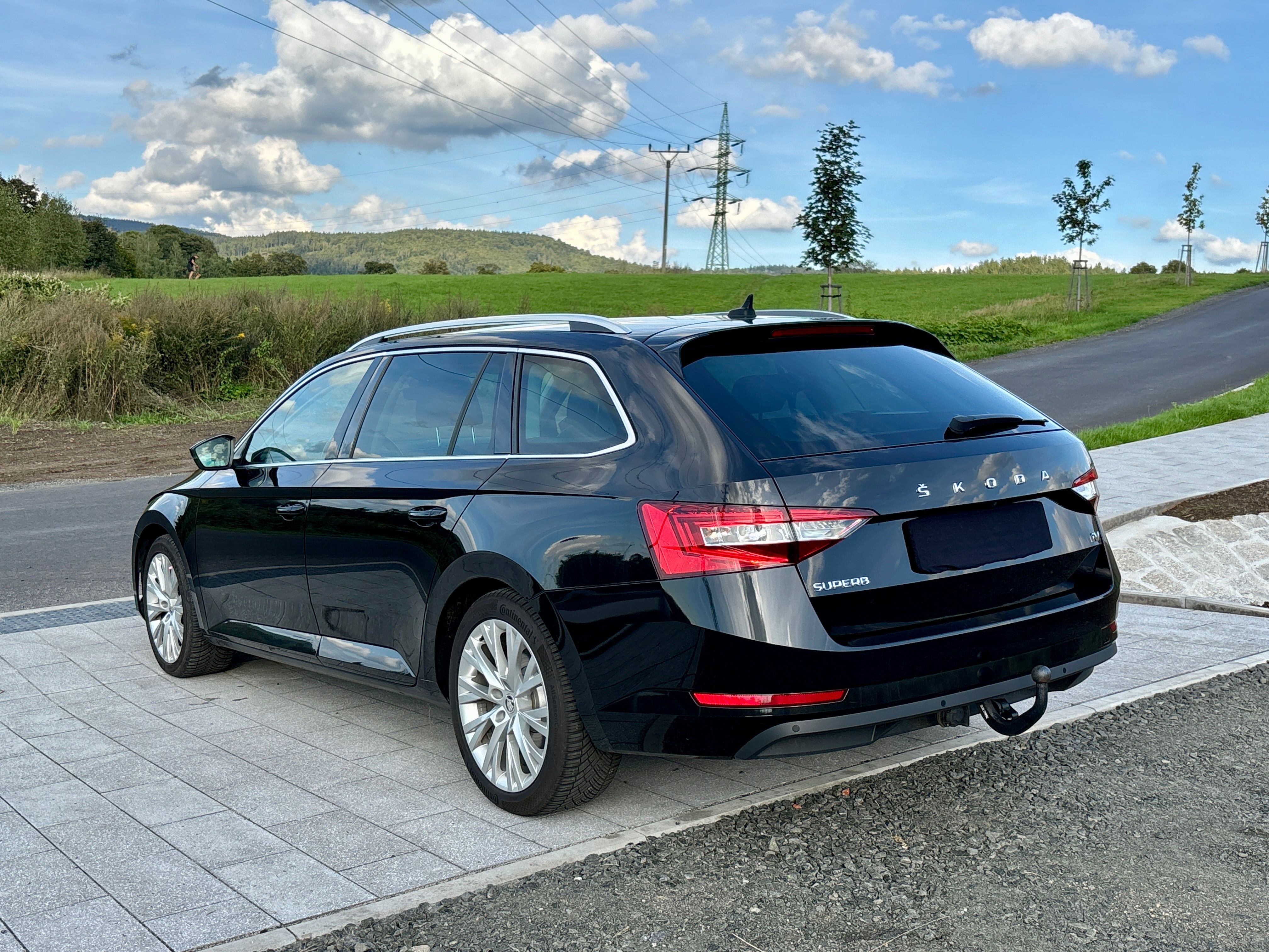 Škoda Superb, Plug-in/2021/Canton/Tažné - fotka 4