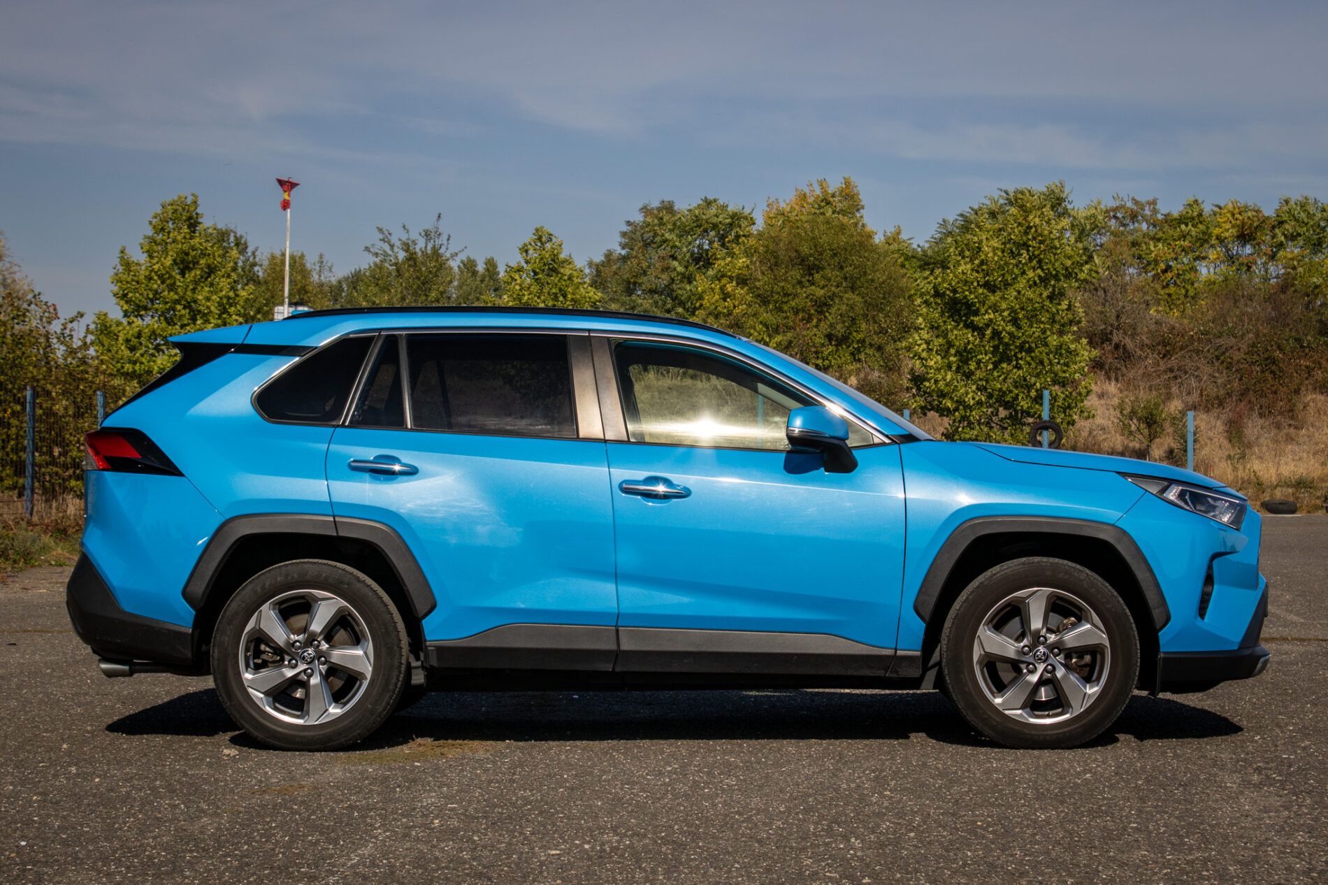 Toyota Rav4 - fotka 4